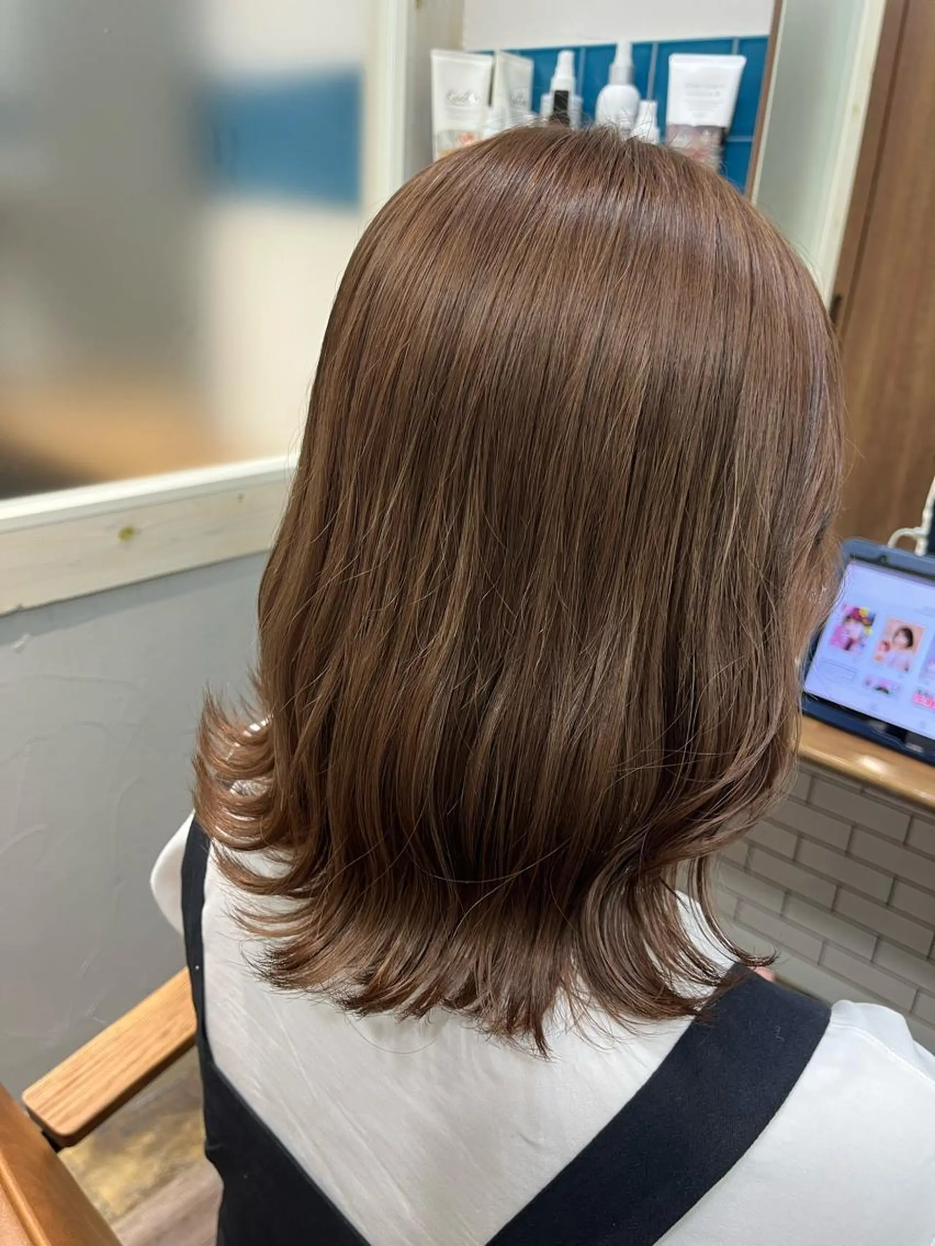 ミディアム カラー 🫧tomoka 透明感カラー🫧のヘアスタイル
