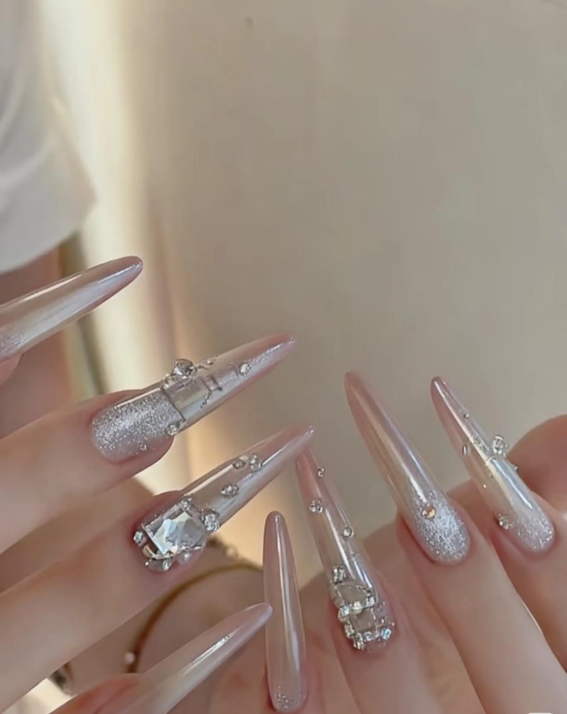 ネイル ハンドネイル ハンドケア 星みこと 長さ出し得意のネイルデザイン