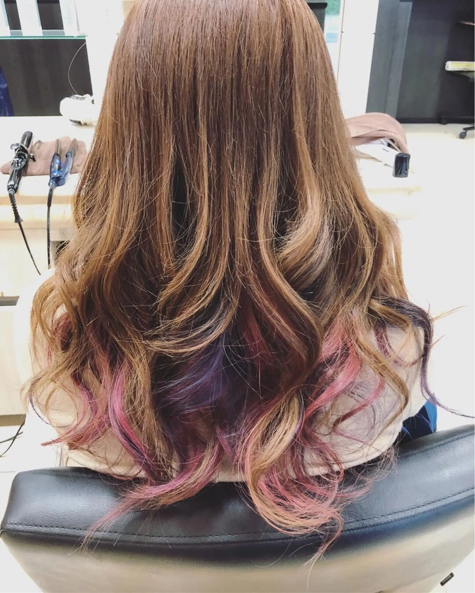 ロング カラー インナーカラー ピンクカラー ヘアカラー 千葉 好未のヘアスタイル