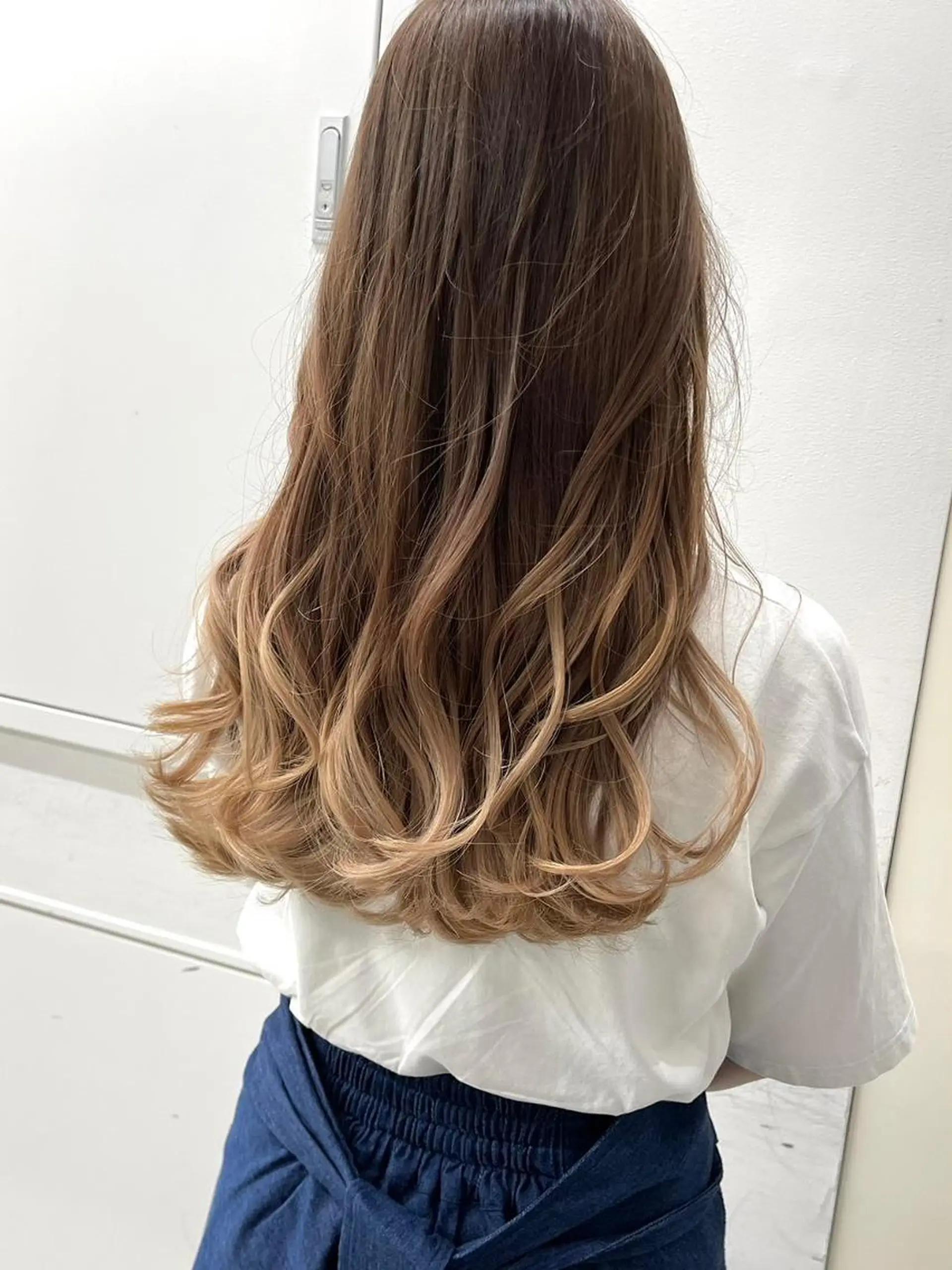 ロング カラー アディクシーカラー バレイヤージュ ブリーチ デザインカラー ダブルカラー ヘアカラー トリートメント 【公式】amble luxe池袋東口🩷のヘアスタイル