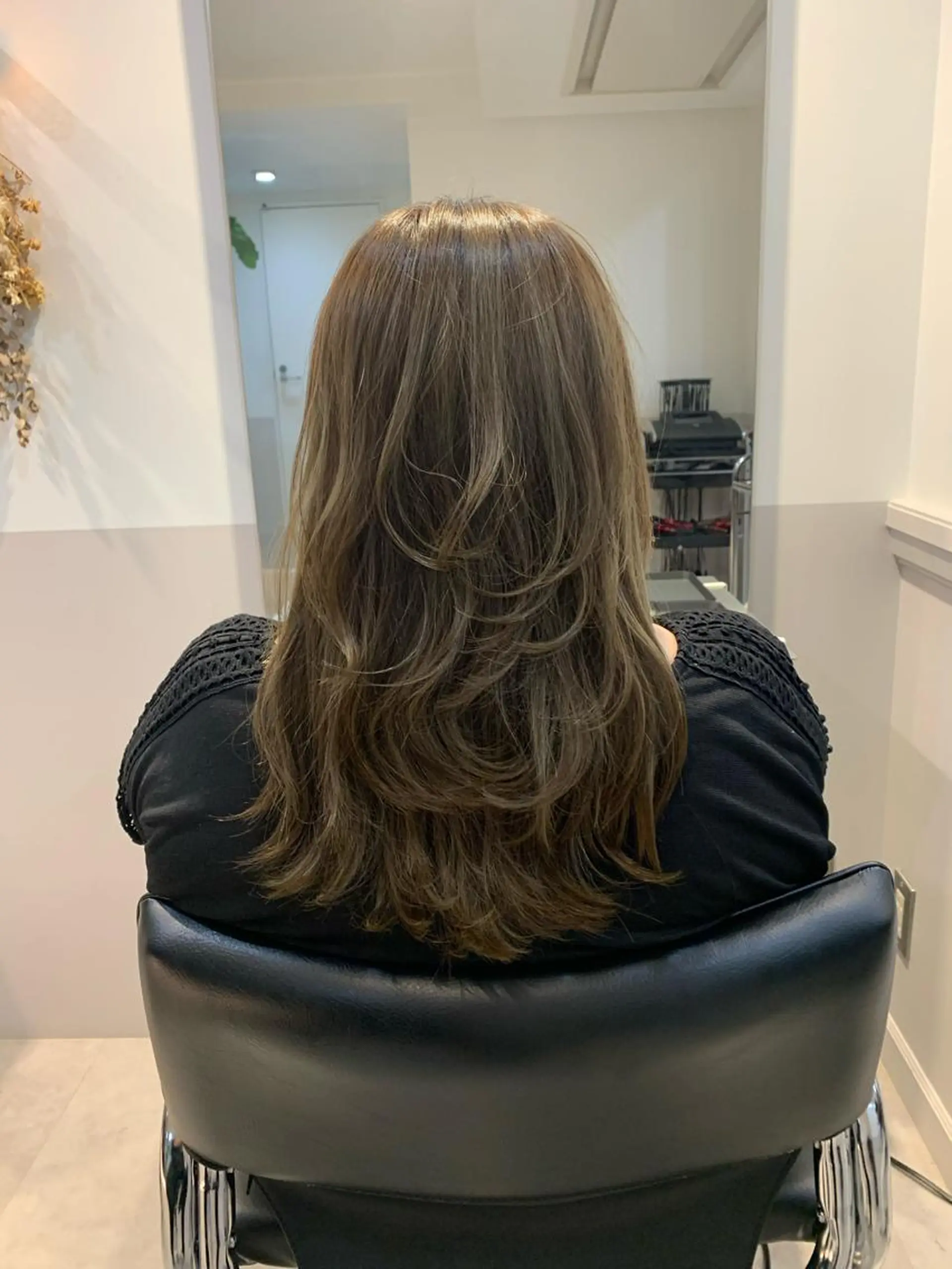 ロング 斉藤 未佳のヘアスタイル