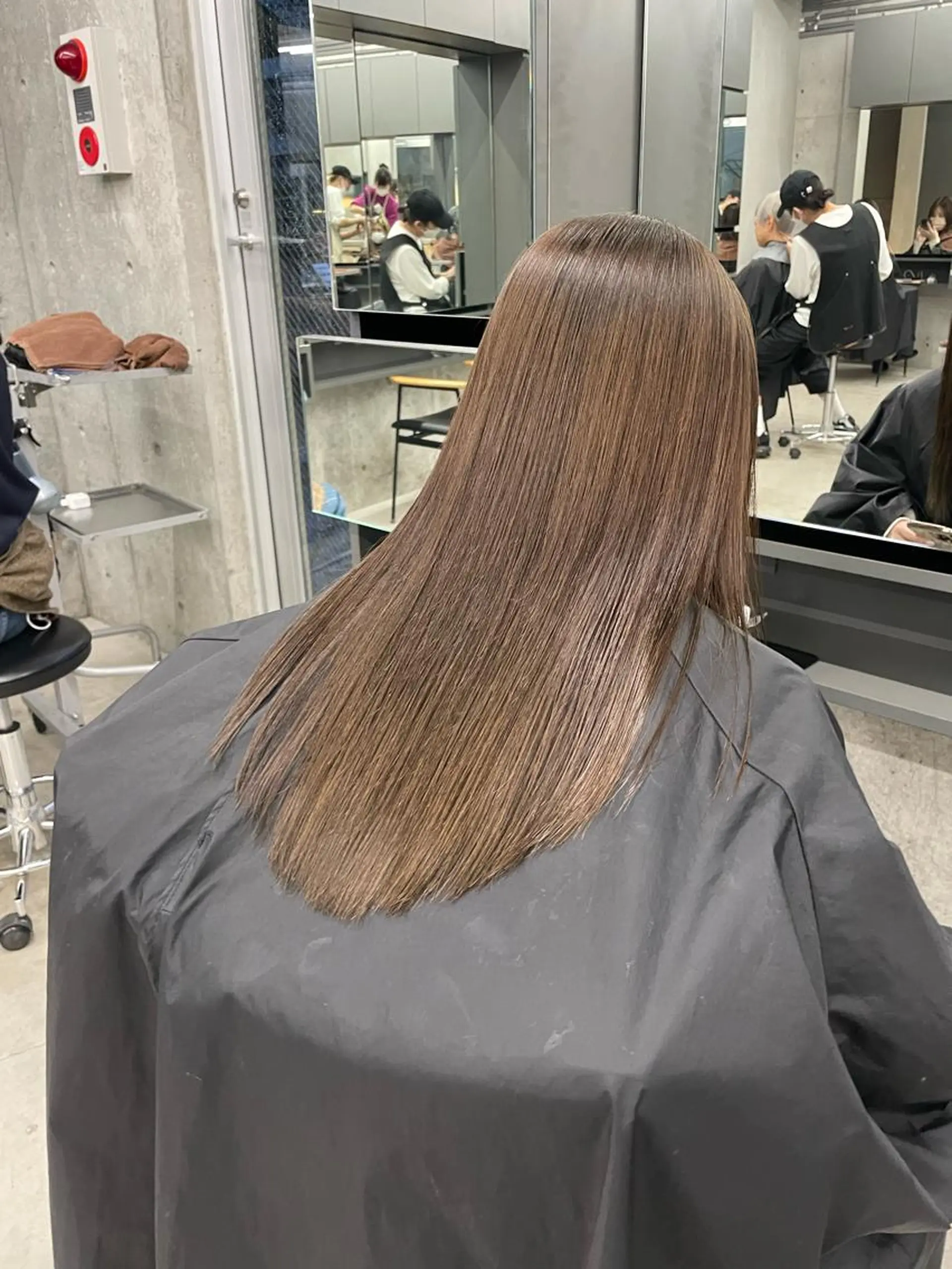 ミディアム カラー 縮毛矯正 カット ヘアカラー 縮毛矯正 トリートメント 佐伯 和佳のヘアスタイル