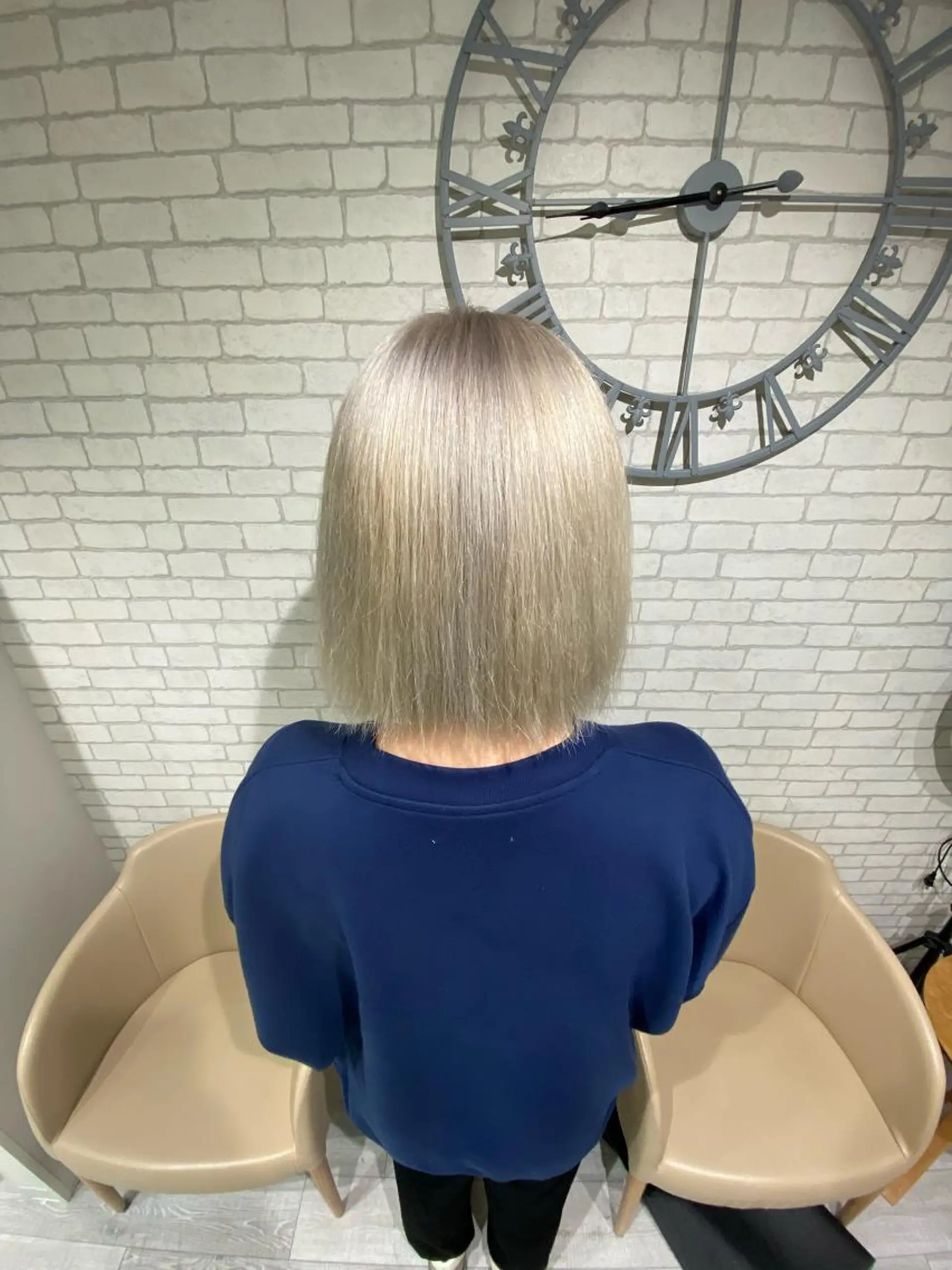 ミディアム カラー ブリーチ Ash本八幡 🩵ྀི菊地のヘアスタイル