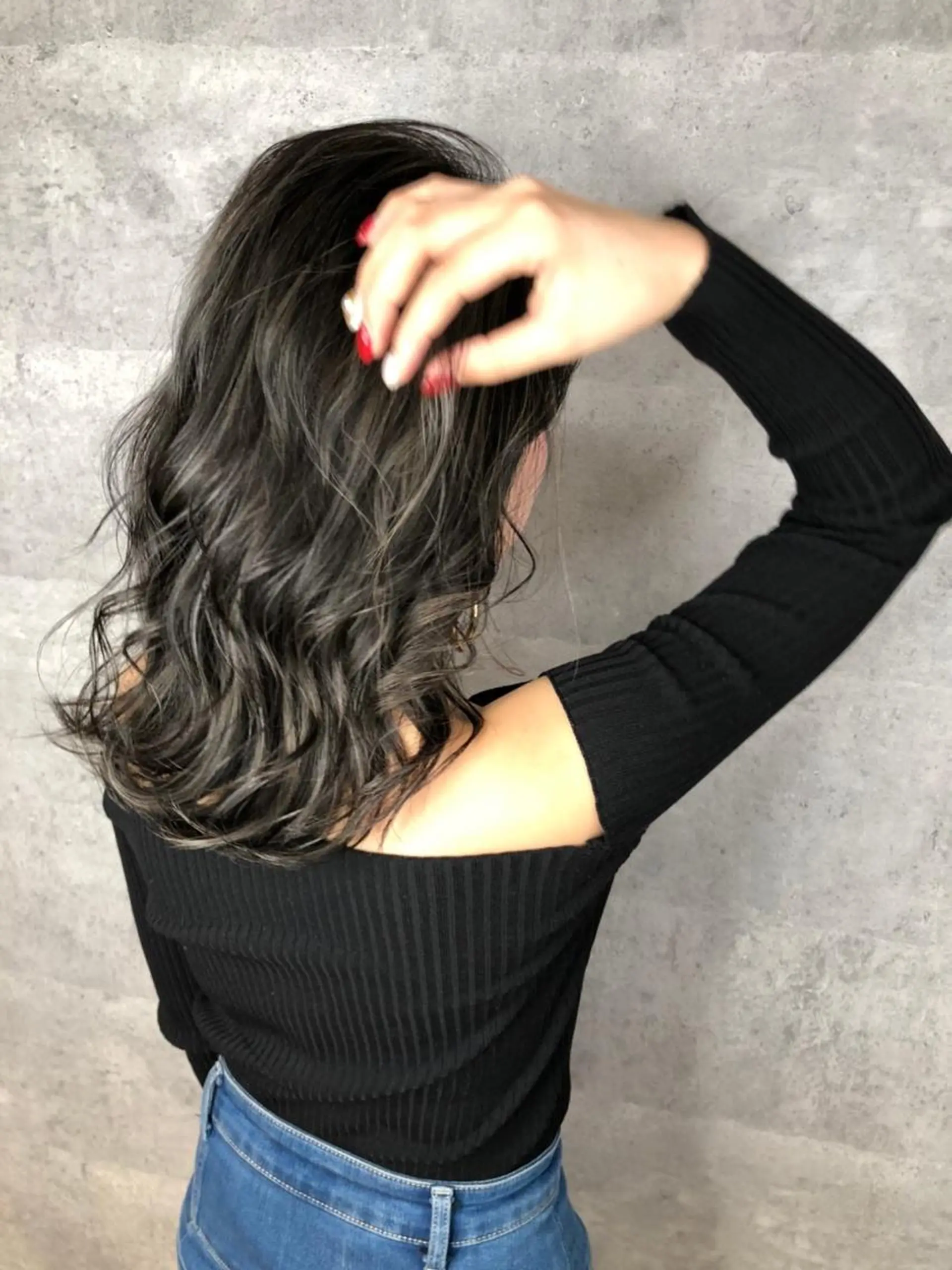 ミディアム カラー _WHITE 天王寺のヘアスタイル