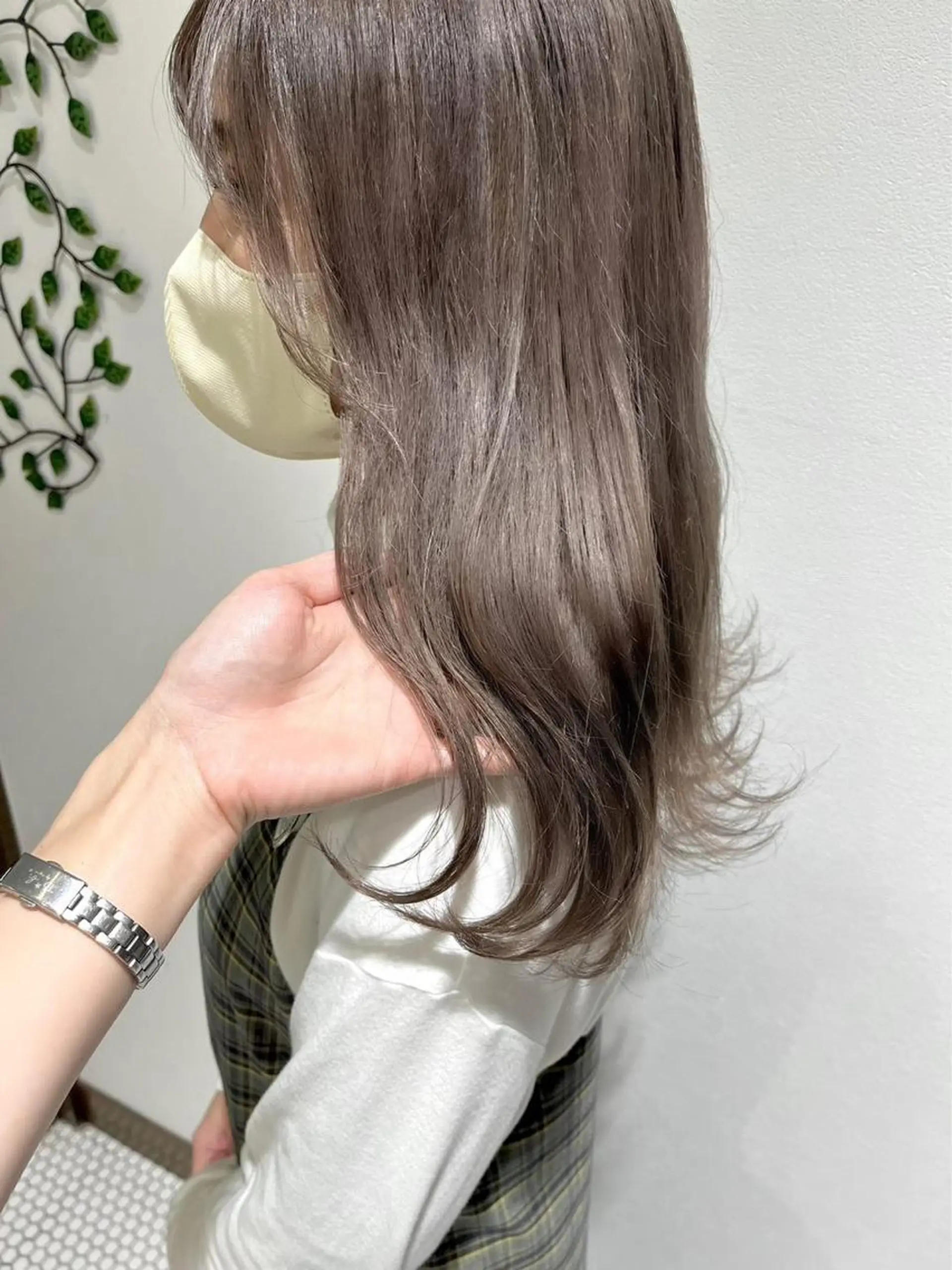 セミロング カラー バレイヤージュ ブリーチ ケアブリーチ 透明感カラー デザインカラー 【史上最高】口コミ No.1/ナツキのヘアスタイル