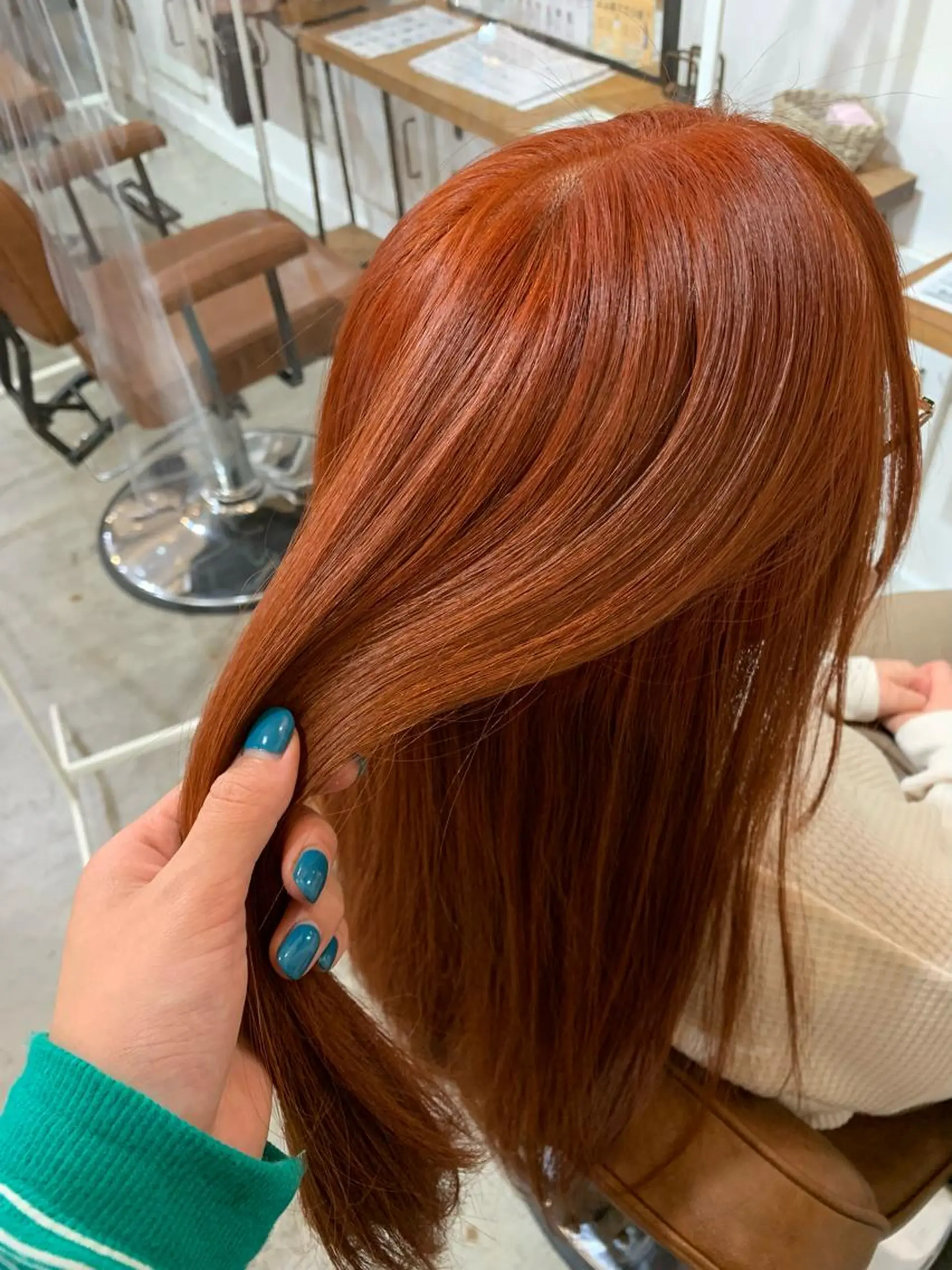 ロング カラー ブリーチ オレンジ みうら ありさのヘアスタイル