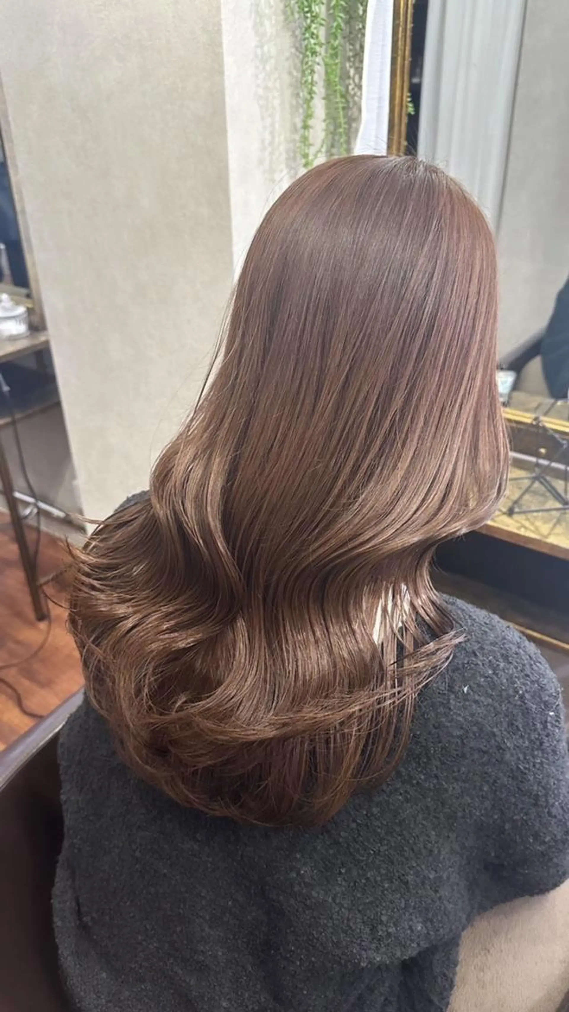 セミロング アンダーバーホワイト 堺東店のヘアスタイル