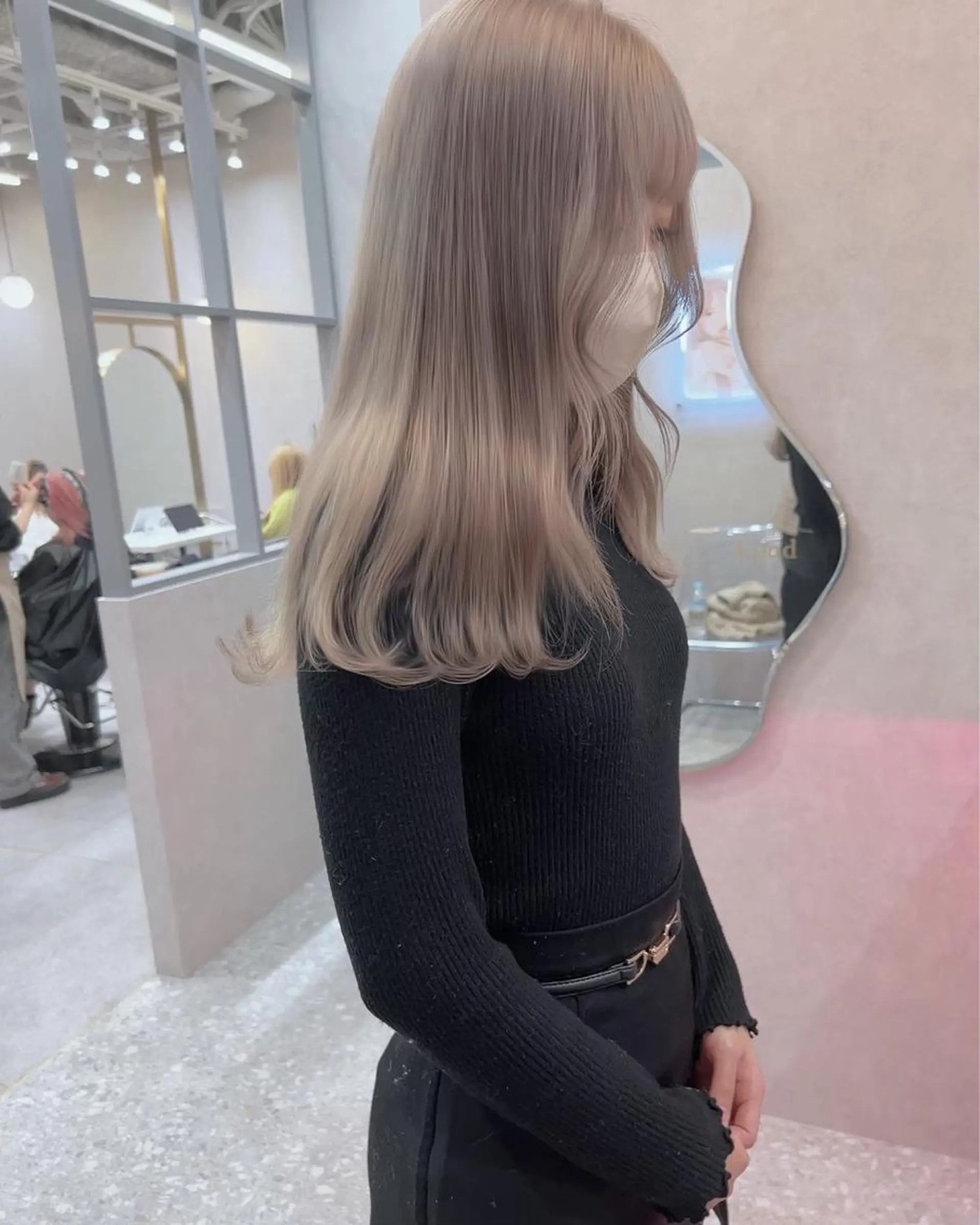 ロング カラー ブリーチ ダブルカラー カット ヘアカラー トリートメント ✨大川 錬✨ -7歳若返りショートのヘアスタイル