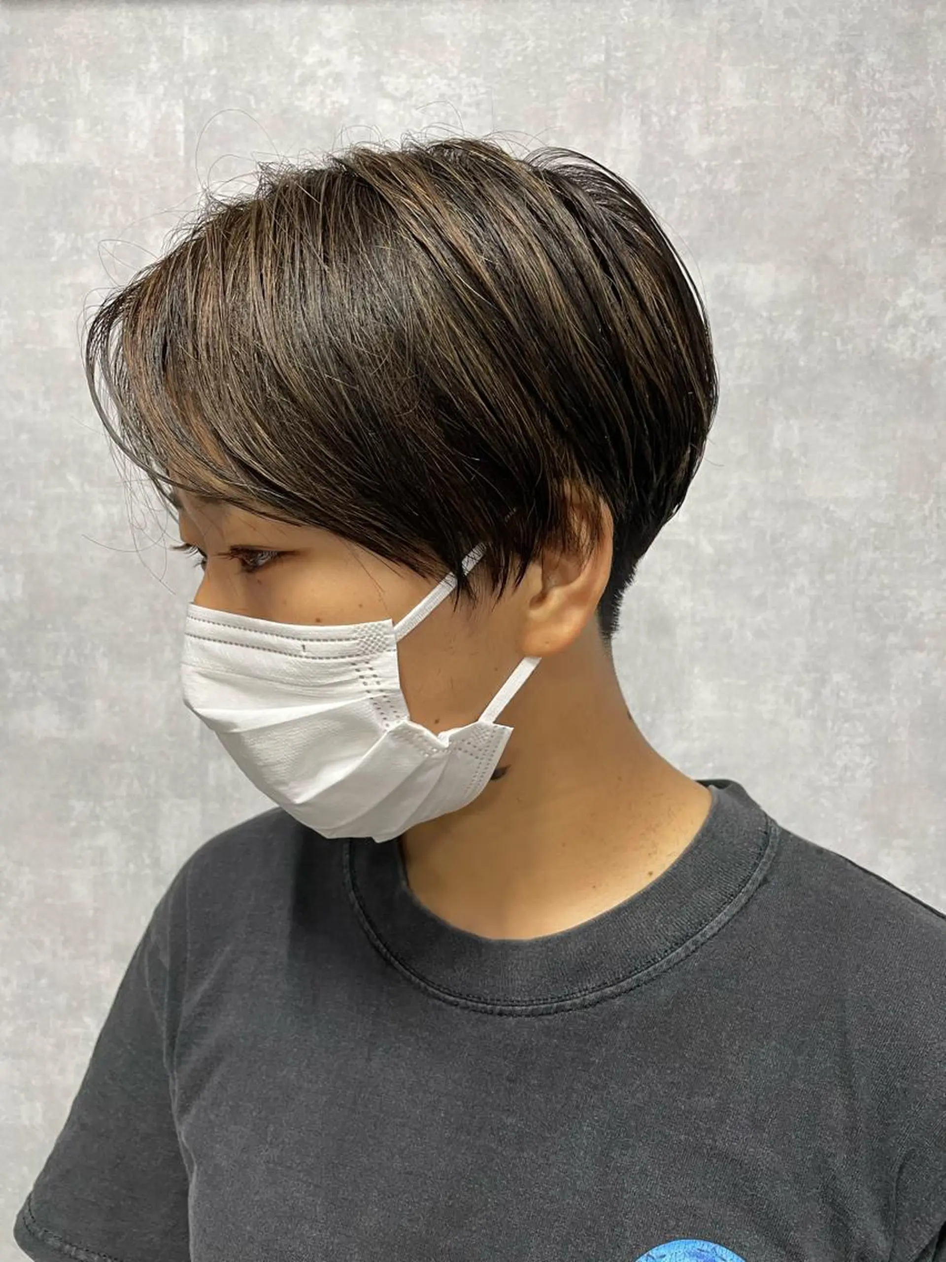 ショート 切りっぱなしボブ ショートボブ ハンサムショート 丸みショート アッシュ カット ヘアカラー トリートメント モテ髪/ボブ/ショー ト/アダチフウトのヘアスタイル