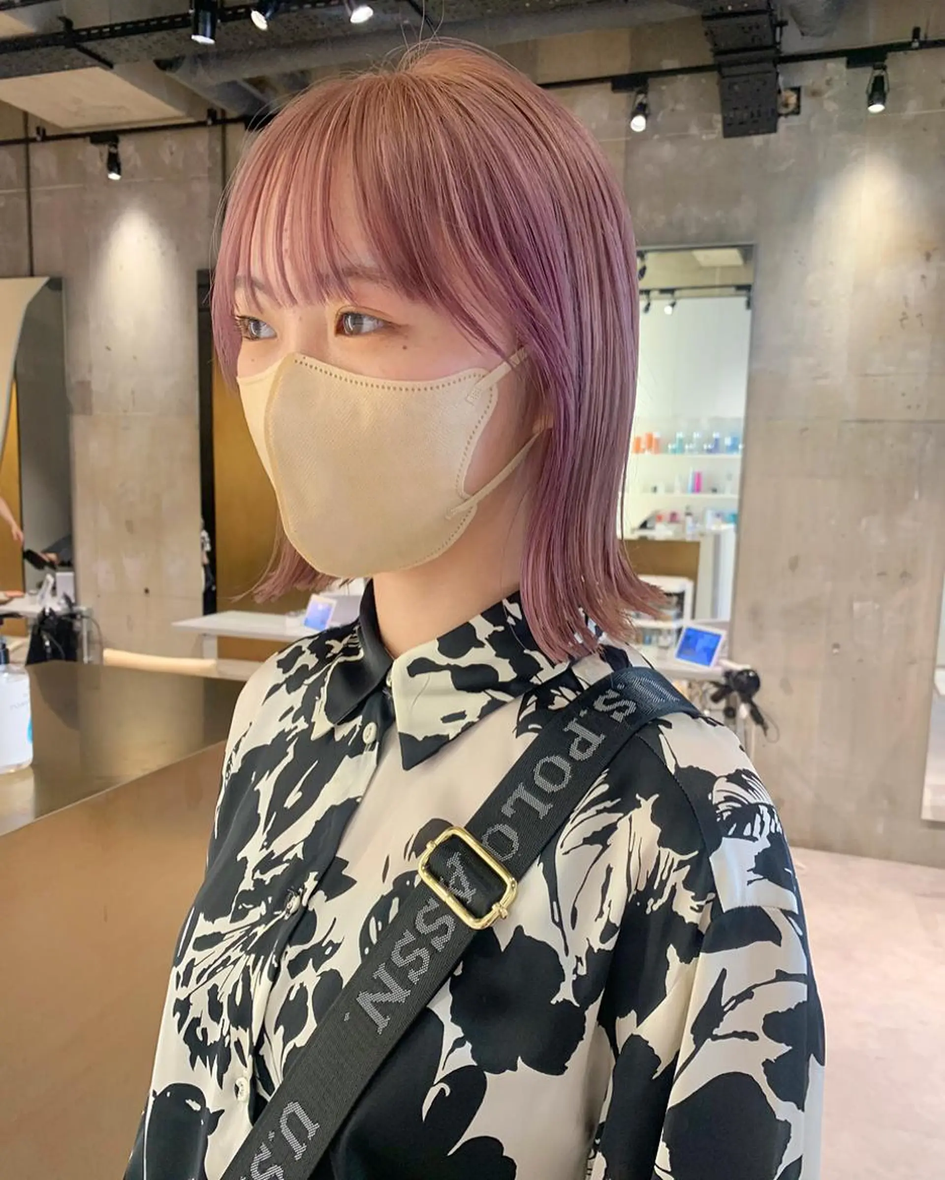 ミディアム カラー ラベンダーカラー ピンクカラー ピンクラベンダー iLi所属・iLi 《イリ》のヘアスタイル