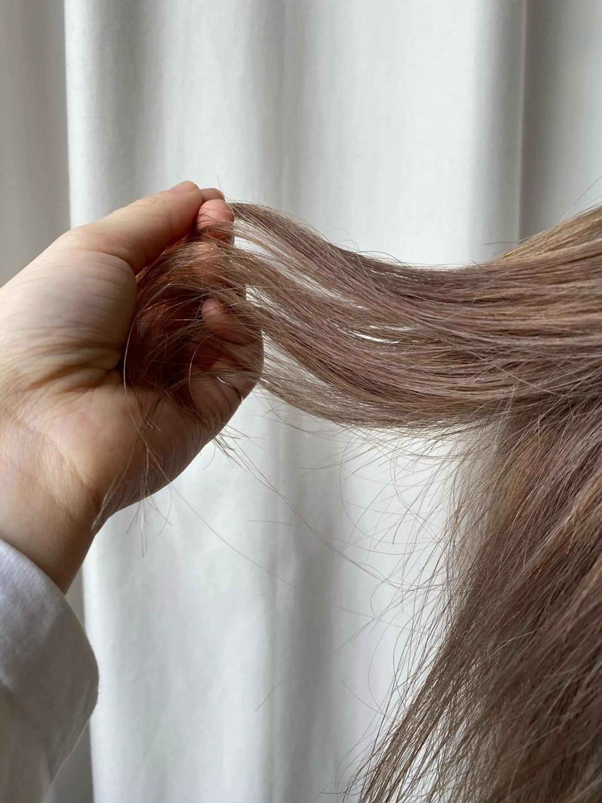 ミディアム 顔周りの垢抜けヘア 立山愛梨のヘアスタイル