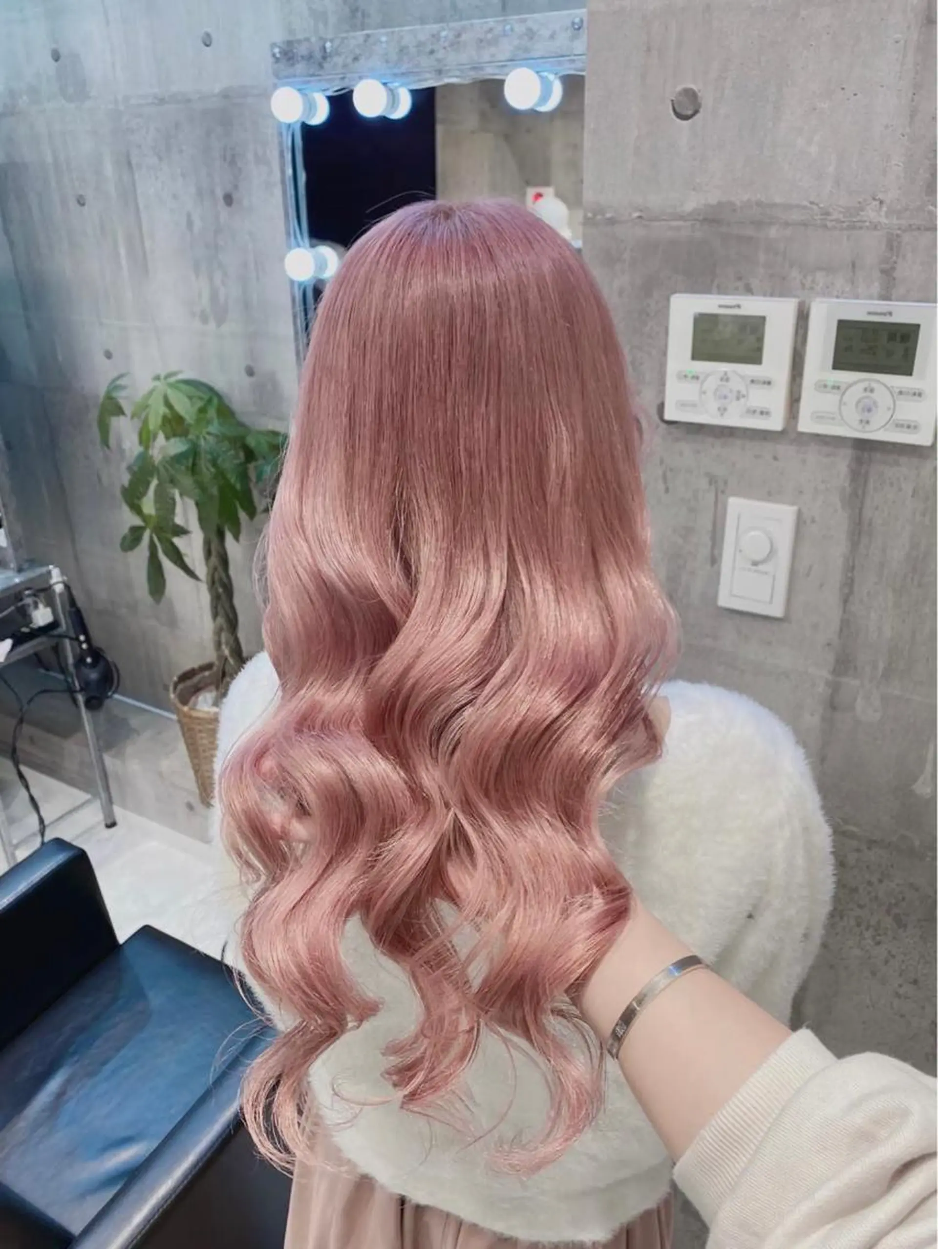 ロング カラー パーマ ヘアアレンジ メンズ キッズ ネイル マツエク・マツパ アイブロウ ヘアカラー トリートメント 💖オタク美容師 ꒰ঌ♡モモ♡໒꒱のヘアスタイル
