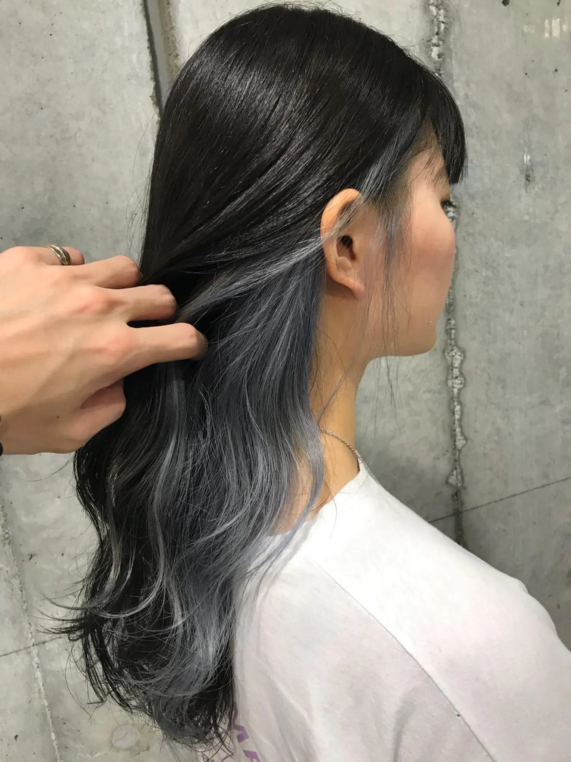 ロング カラー アッシュ ブリーチ シルバー シルバーアッシュ 竹嶌 健吾のヘアスタイル