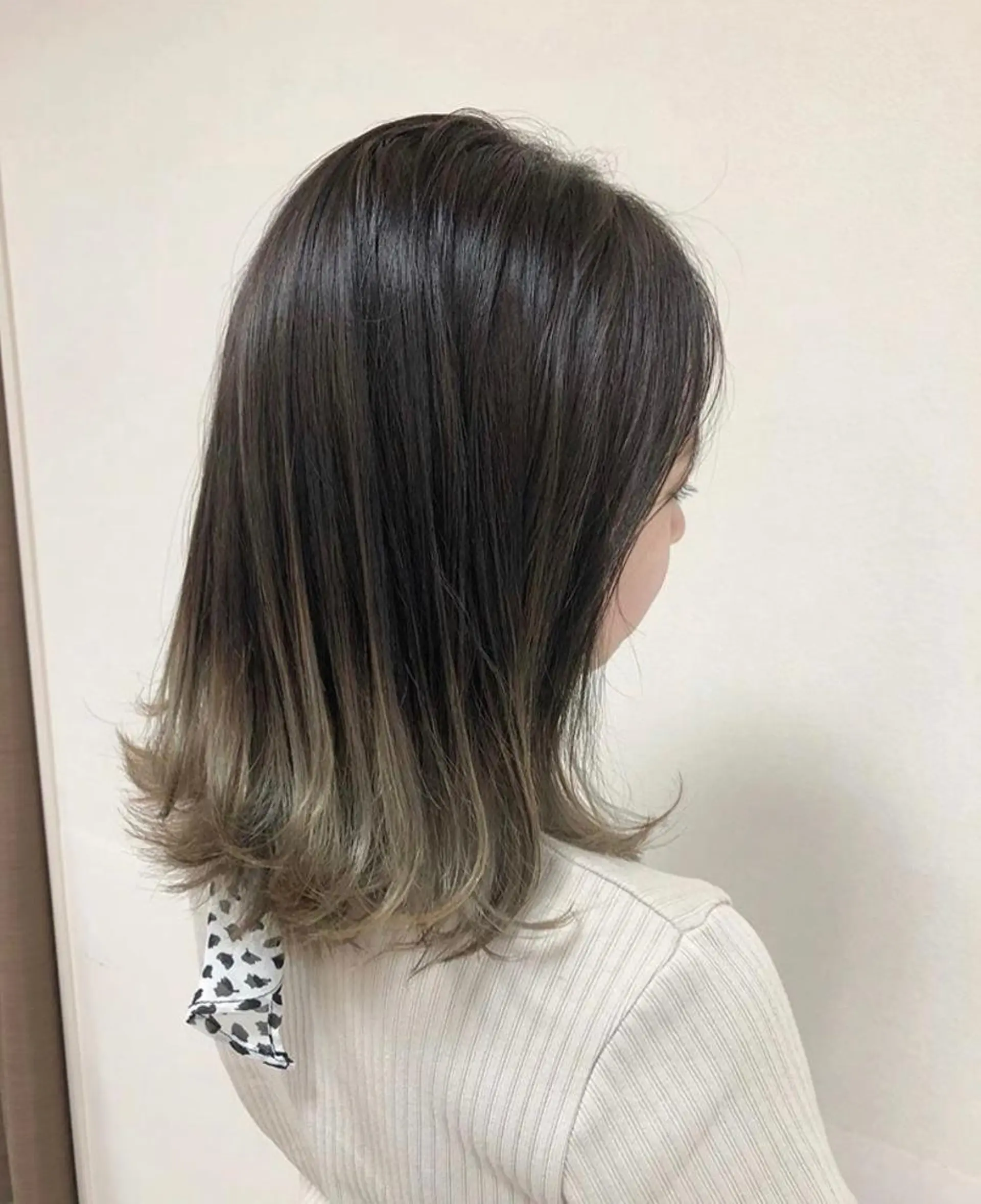 ミディアム カラー ヘアアレンジ アッシュ ベージュカラー グラデーションカラー enurk店 🍋 M I K U  *のその他イメージ