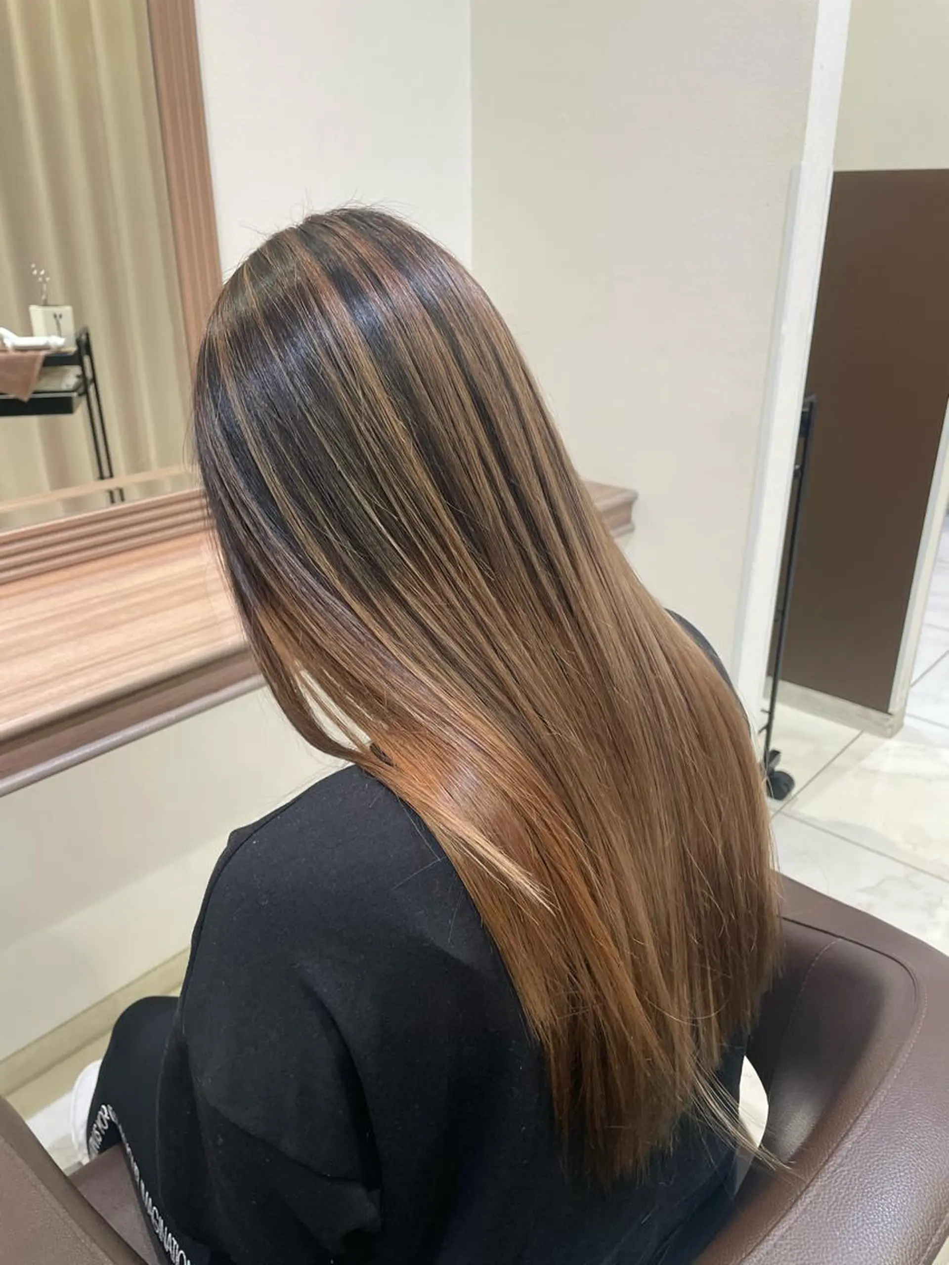 セミロング カラー バレイヤージュ 髪質改善 レイヤーカット カット ヘアカラー トリートメント 菊池 遼/透明感 /韓国レイヤー/艶感のヘアスタイル