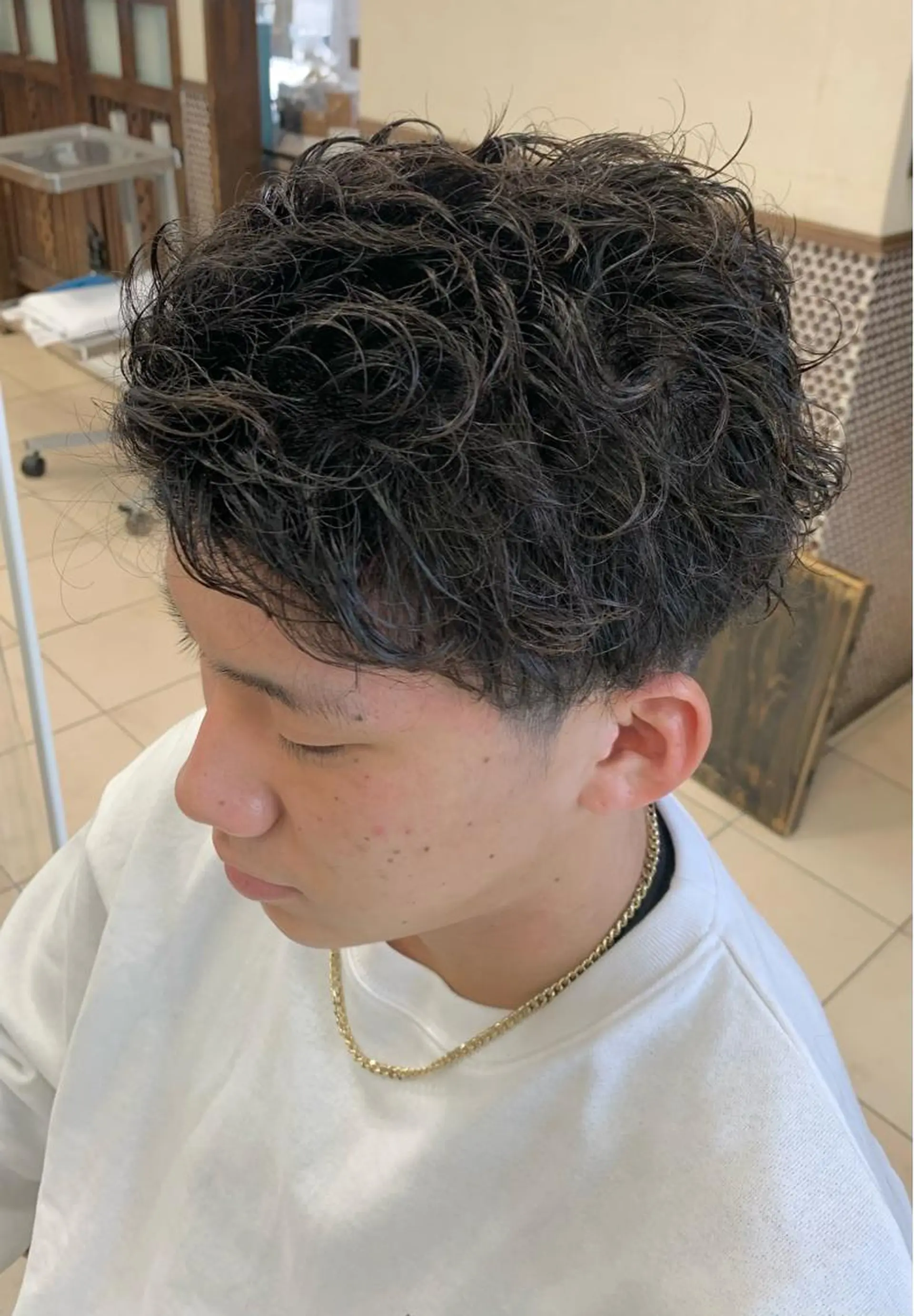 ショート パーマ メンズ 竹内 結希のヘアスタイル