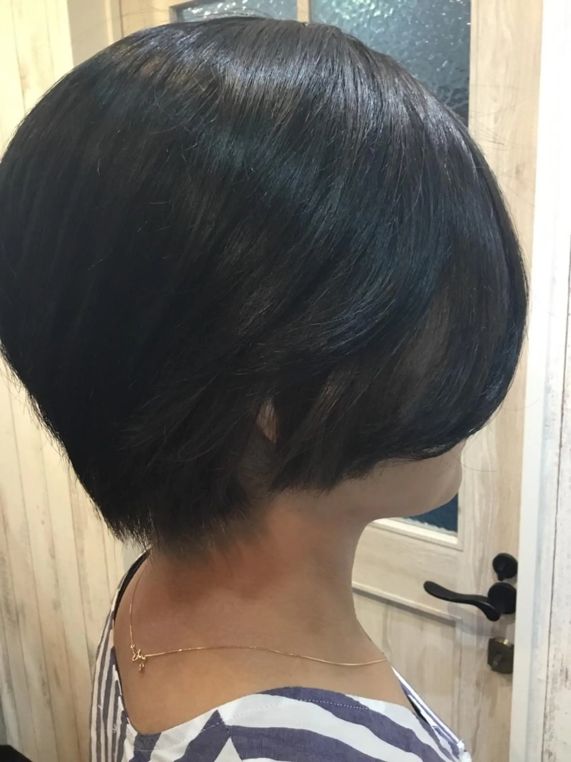 ショート カラー embrace エンブレイスのヘアスタイル