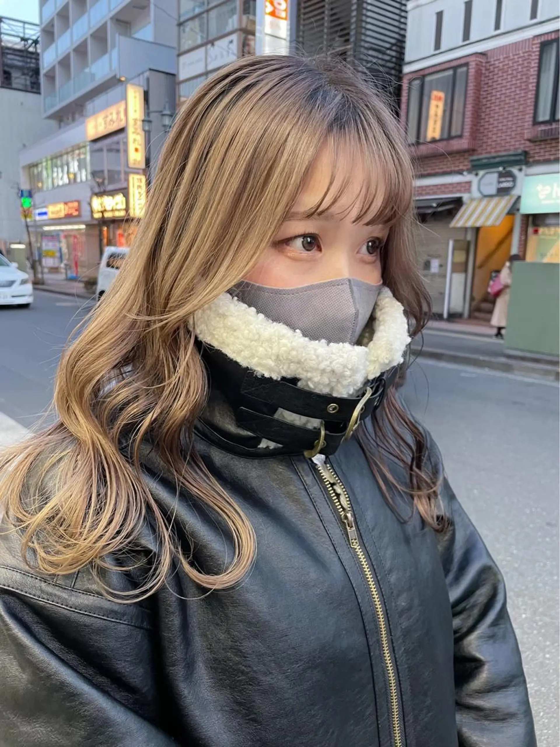 セミロング カラー ブリーチ ケアブリーチ デザインカラー ダブルカラー イヤリングカラー メンズスタイル Hitomi🐶のヘアスタイル