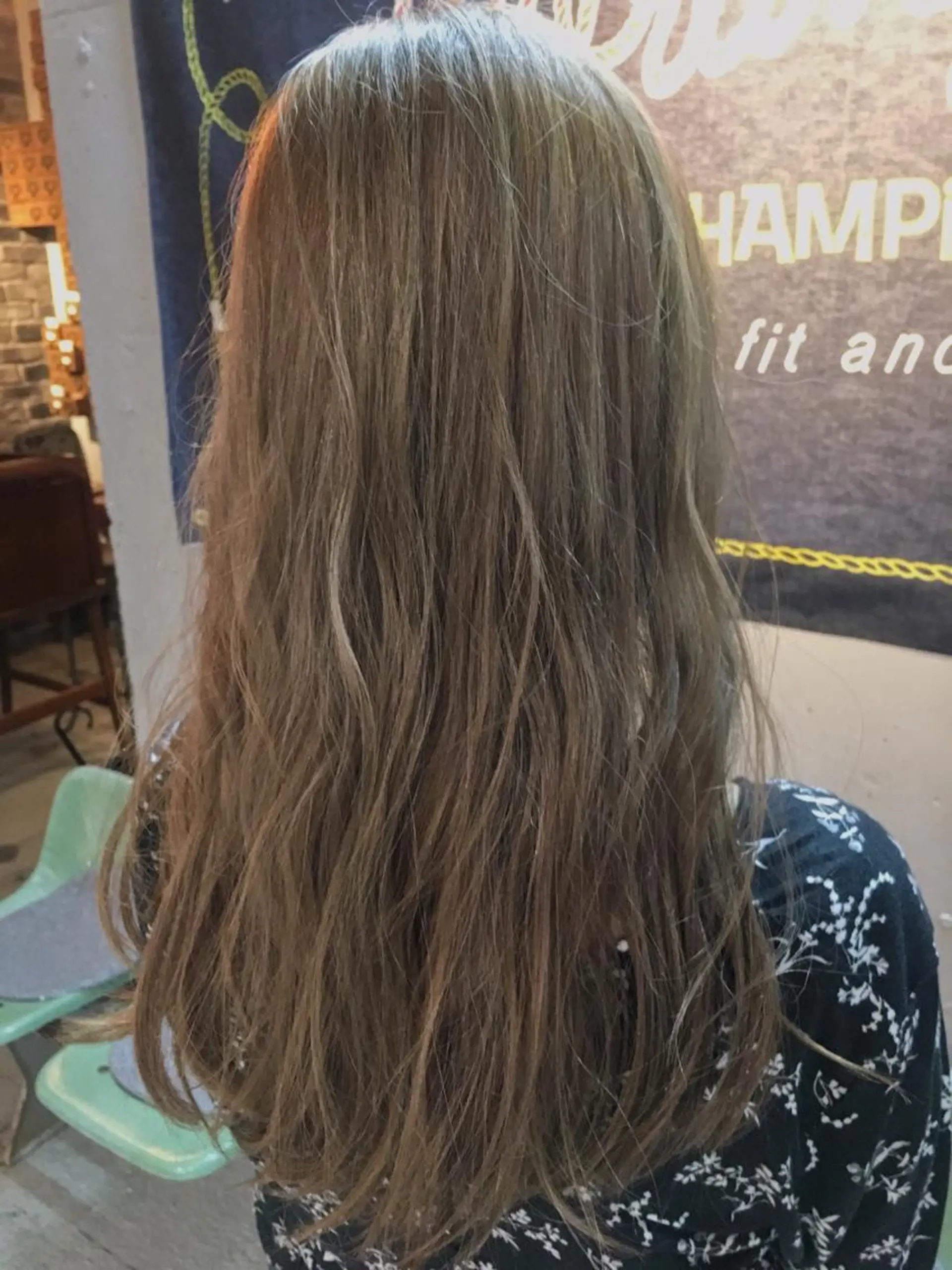 ロング カラー アッシュ イルミナカラー ミルクティーアッシュ 代表 中島貴志のヘアスタイル