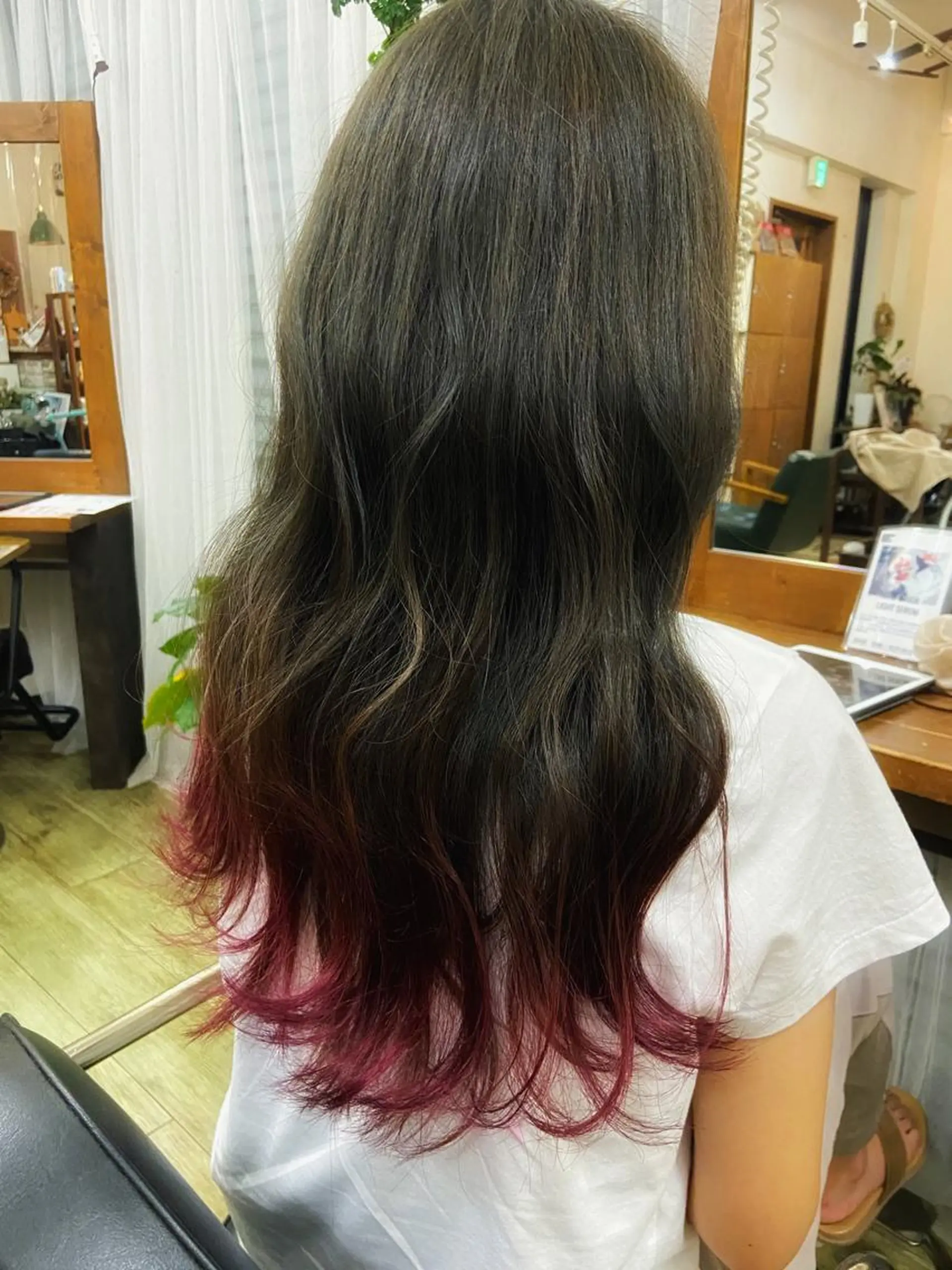 セミロング カラー ブリーチ ピンクカラー heir studio Baretta所属・似合わせパーマ/ 山本銀次郎のヘアスタイル