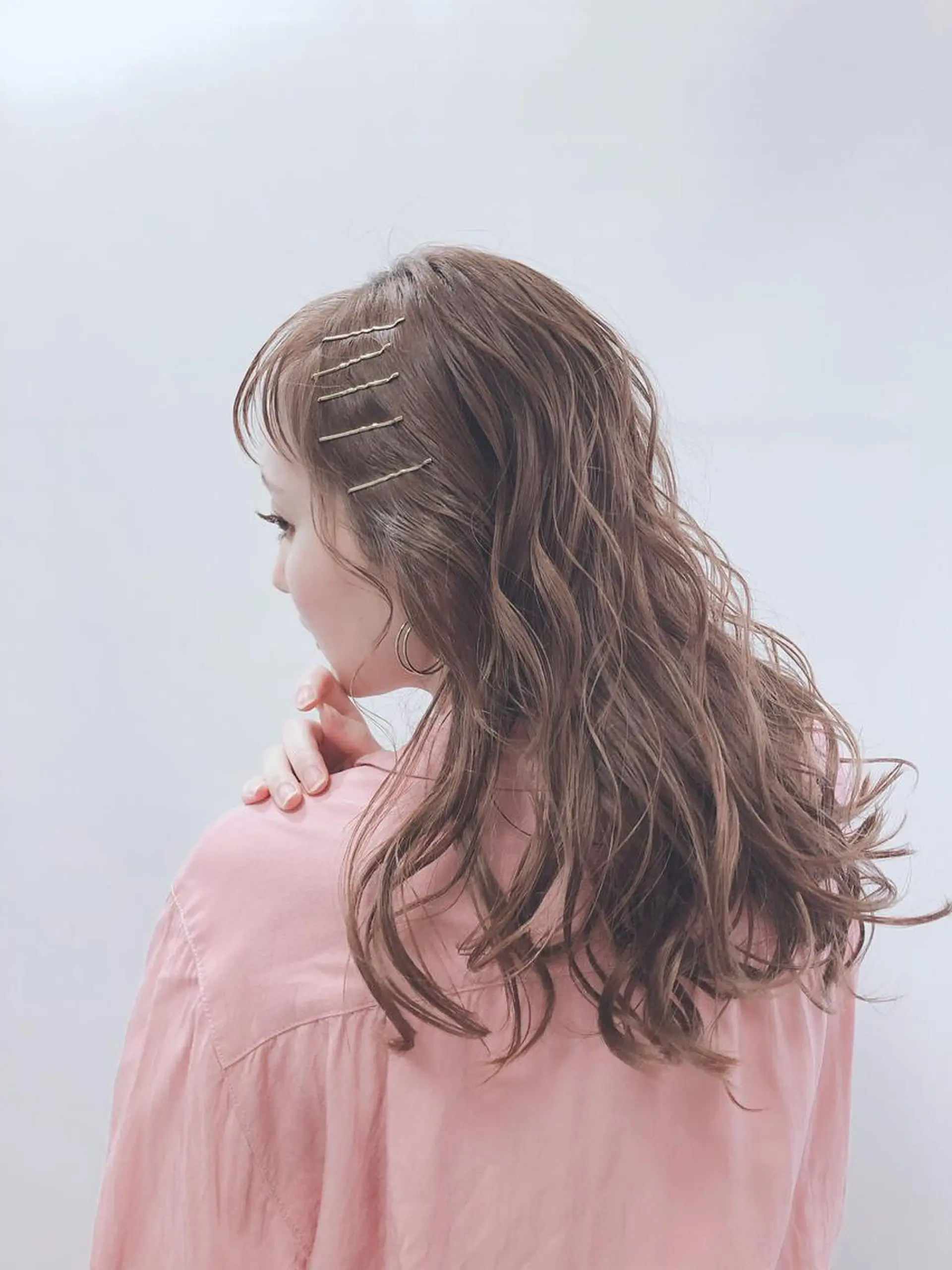 セミロング 透明感カラー 山中のヘアスタイル