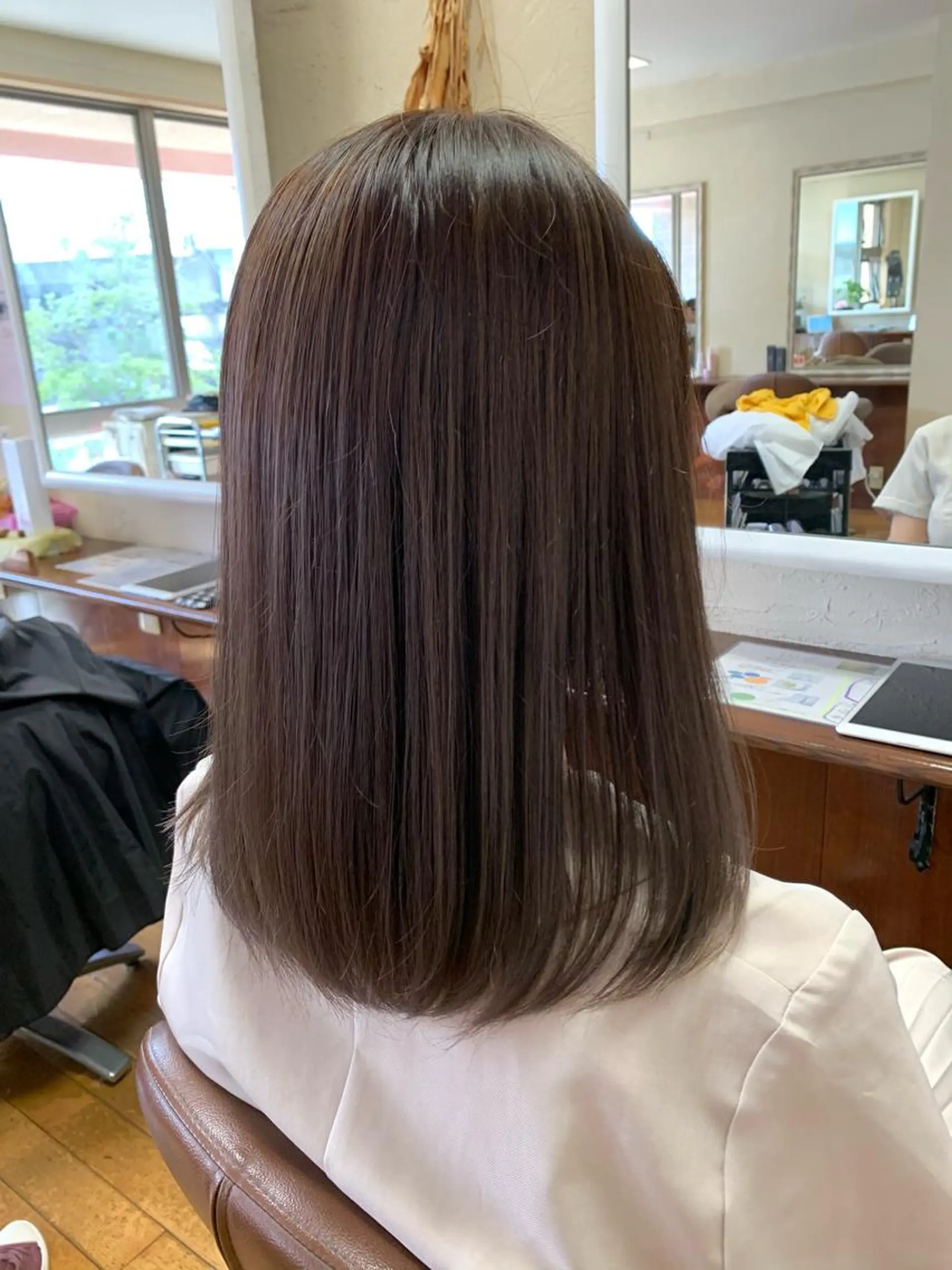 ミディアム カラー アッシュ ベージュカラー ホワイトアッシュ ショート/似合わせ レイヤー/福岡聖容のヘアスタイル