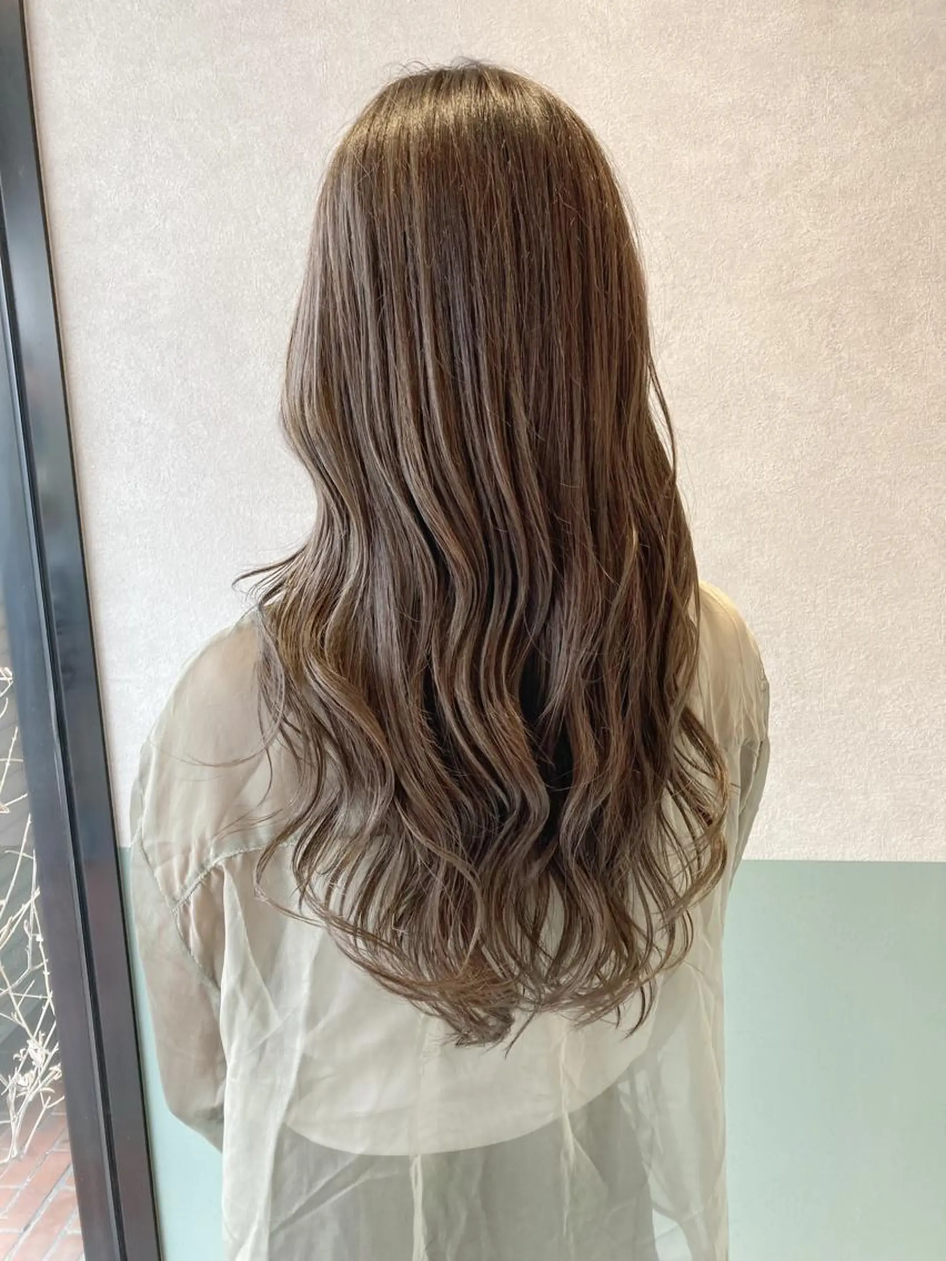 ロング カラー ベージュカラー ブリーチ 透明感カラー デザインカラー ハイライトカラー カット ヘアカラー ボブ/ハイトーン 福生Radix 下田のヘアスタイル