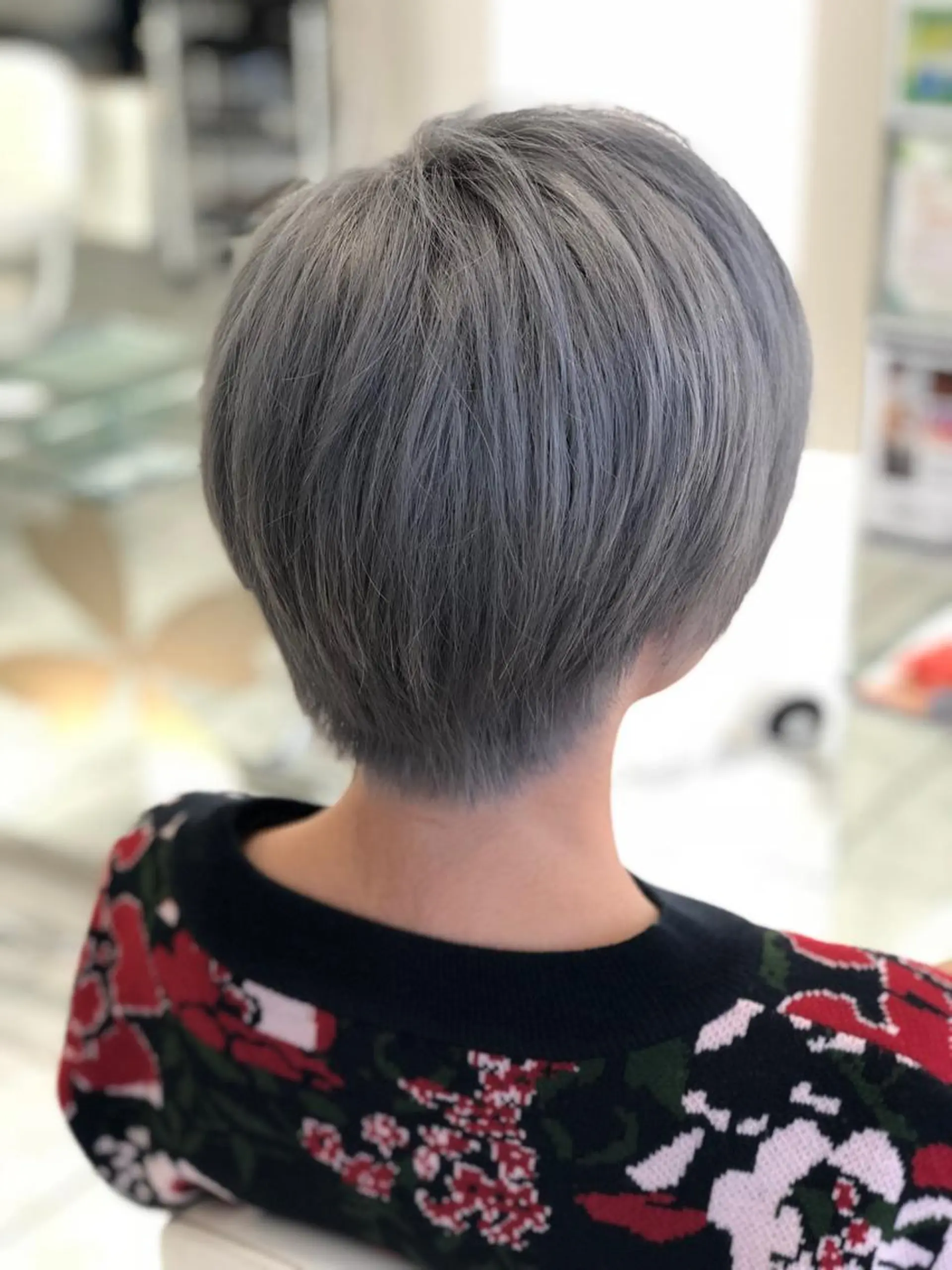 ショート カラー ブリーチ シルバー クーポン お試し価格有り！のヘアスタイル