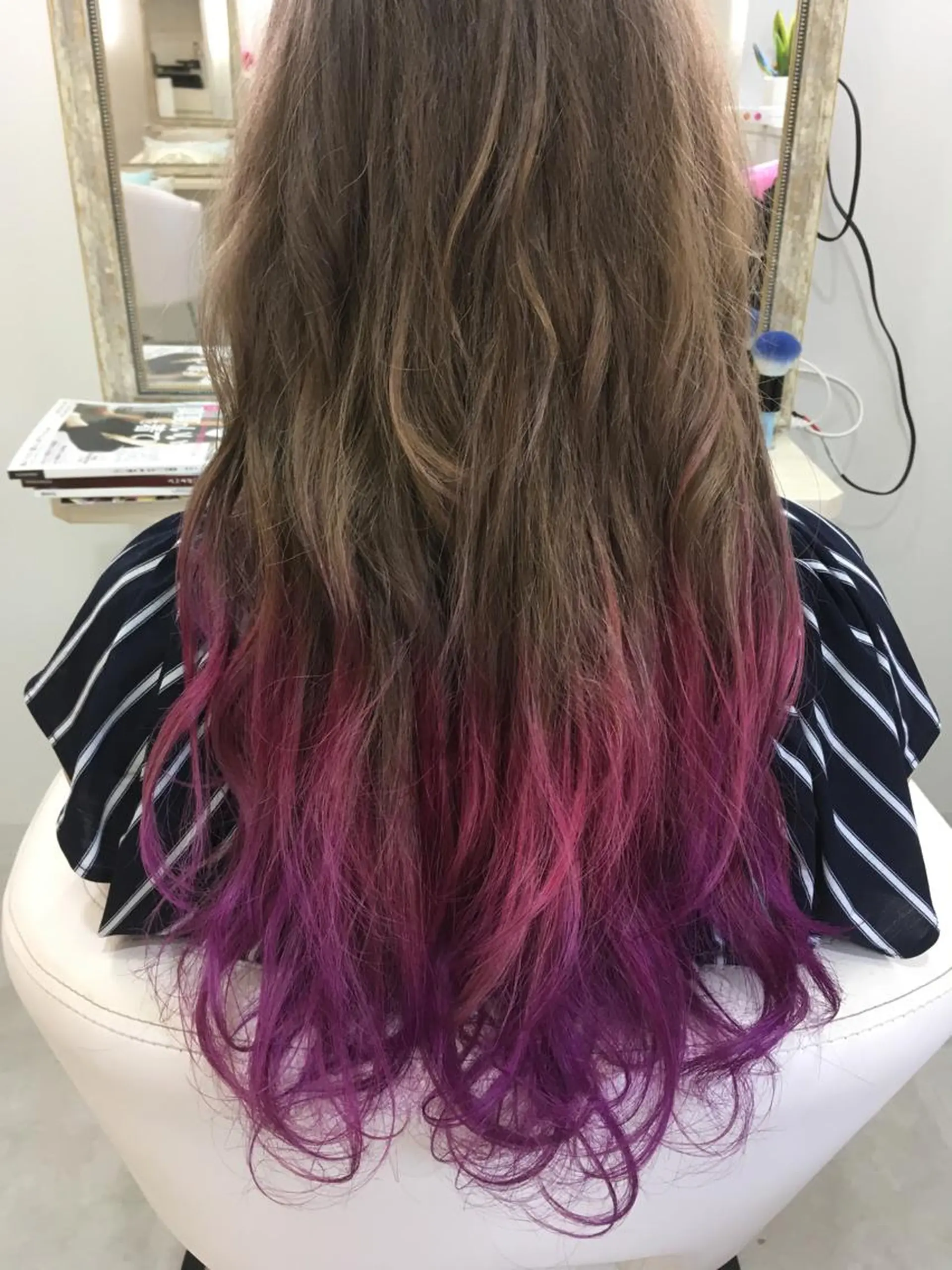 セミロング ロング カラー グラデーションカラー パープルカラー 髪質改善 中川 翔のヘアスタイル