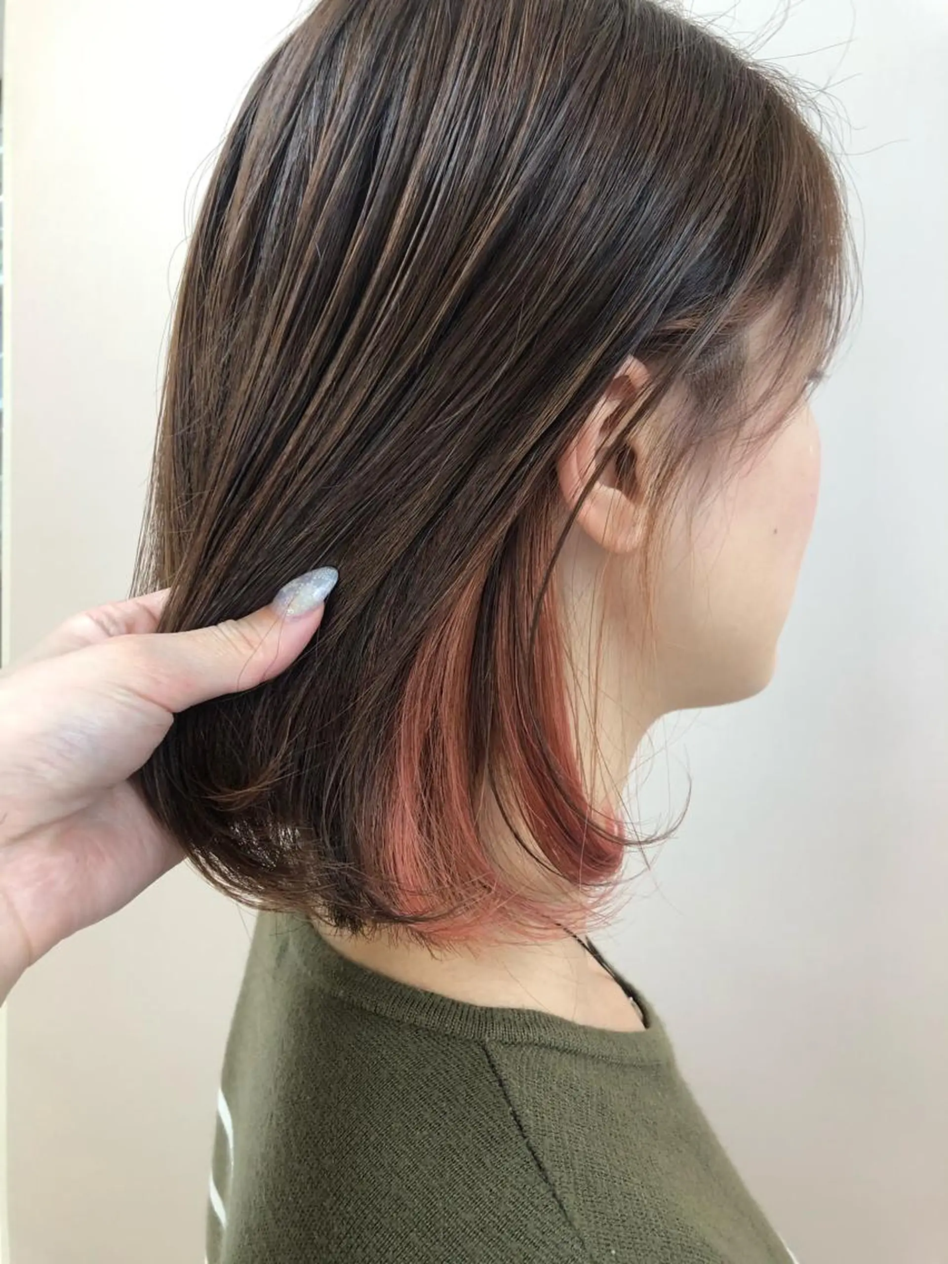 ミディアム カラー ブラウンカラー インナーカラー ピンクカラー ピンクブラウン 小顔レイヤー/ ベージュ🤍Rieのヘアスタイル