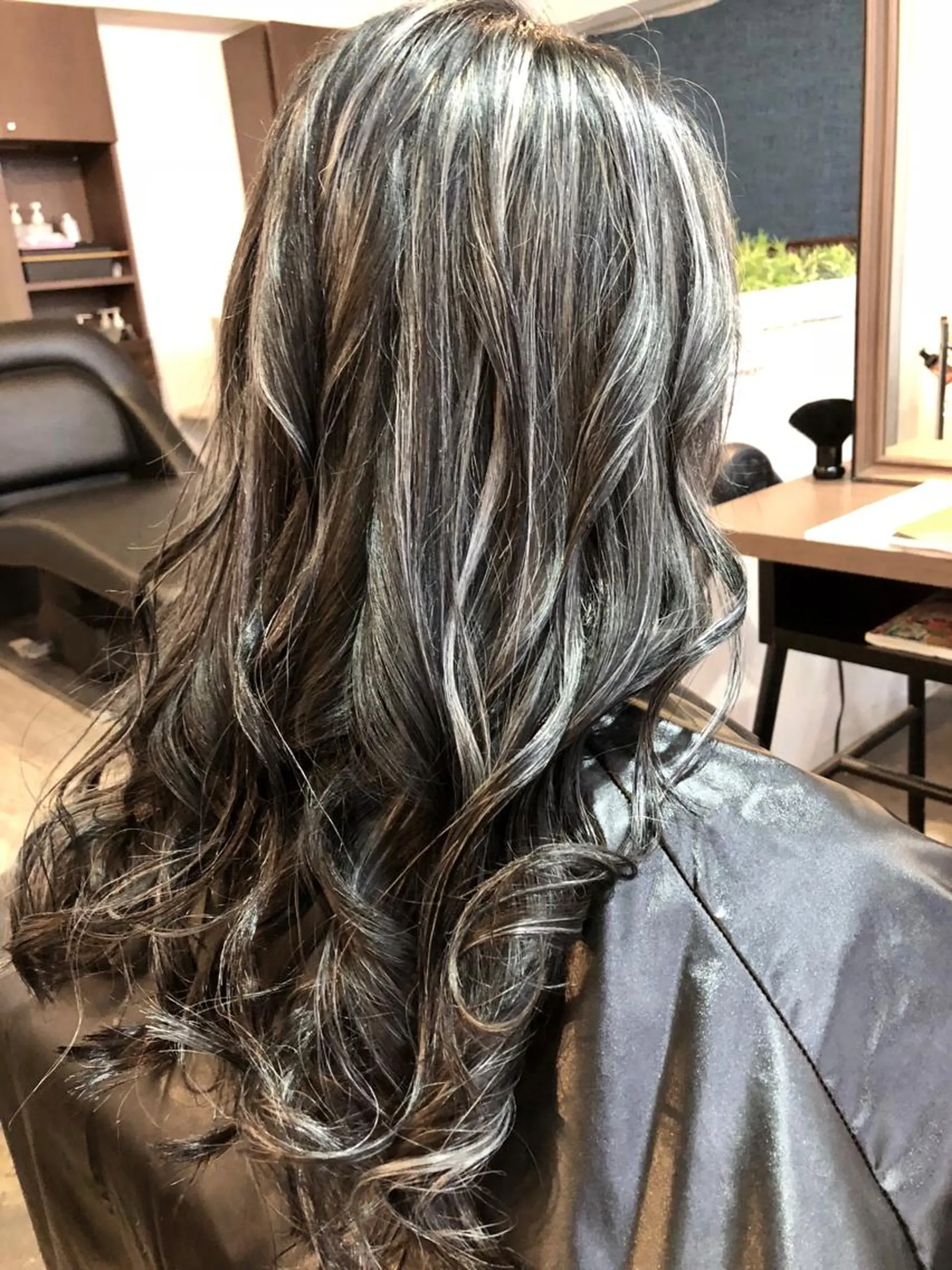 ロング 吉田 典弘のヘアスタイル