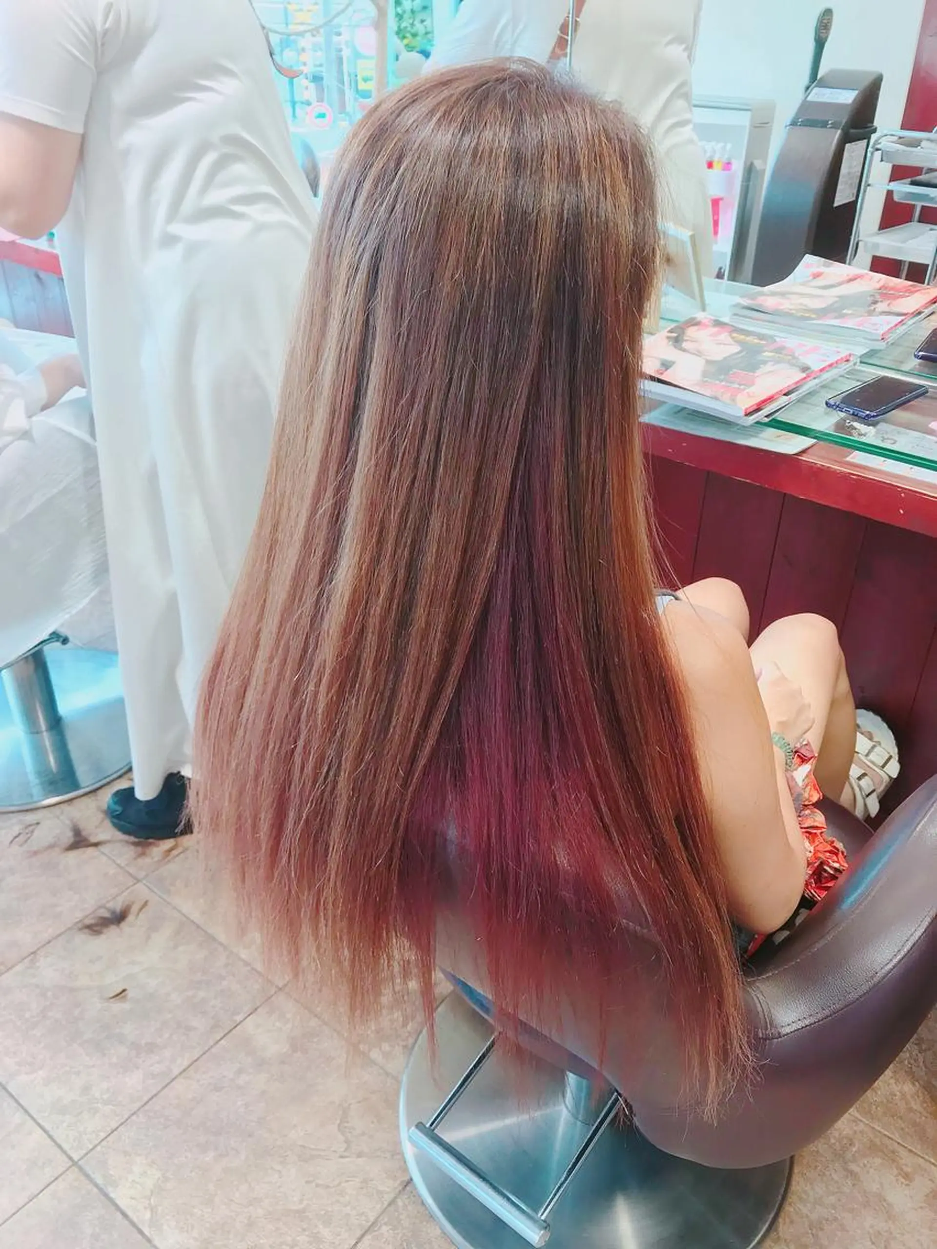ロング カラー インナーカラー ピンクカラー 嶋村 望美のヘアスタイル