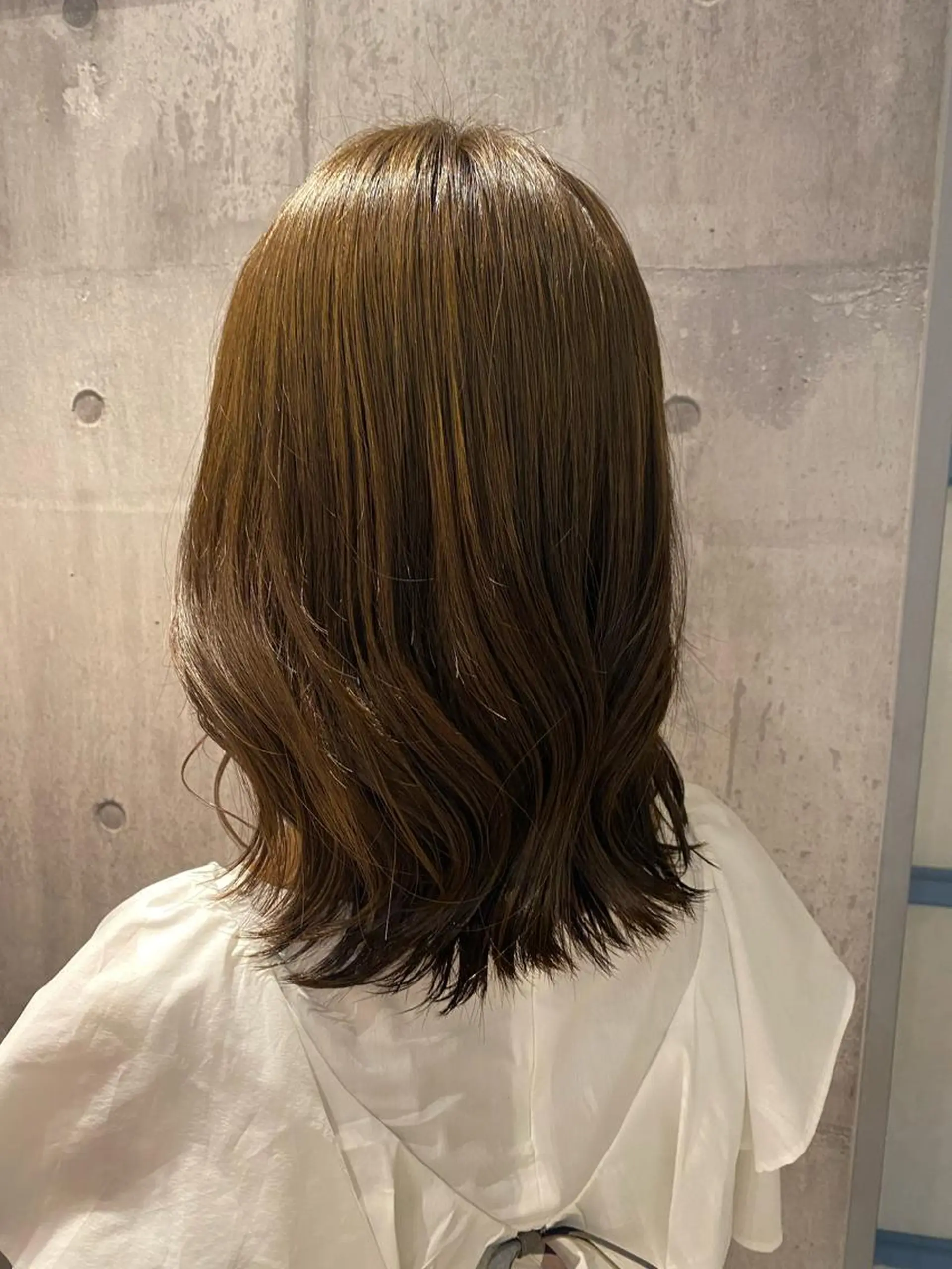 セミロング カラー 透明感カラー イルミナカラー オリーブカラー 縮毛矯正 ヘアカラー トリートメント N°+aero 😊れいか😊のヘアスタイル