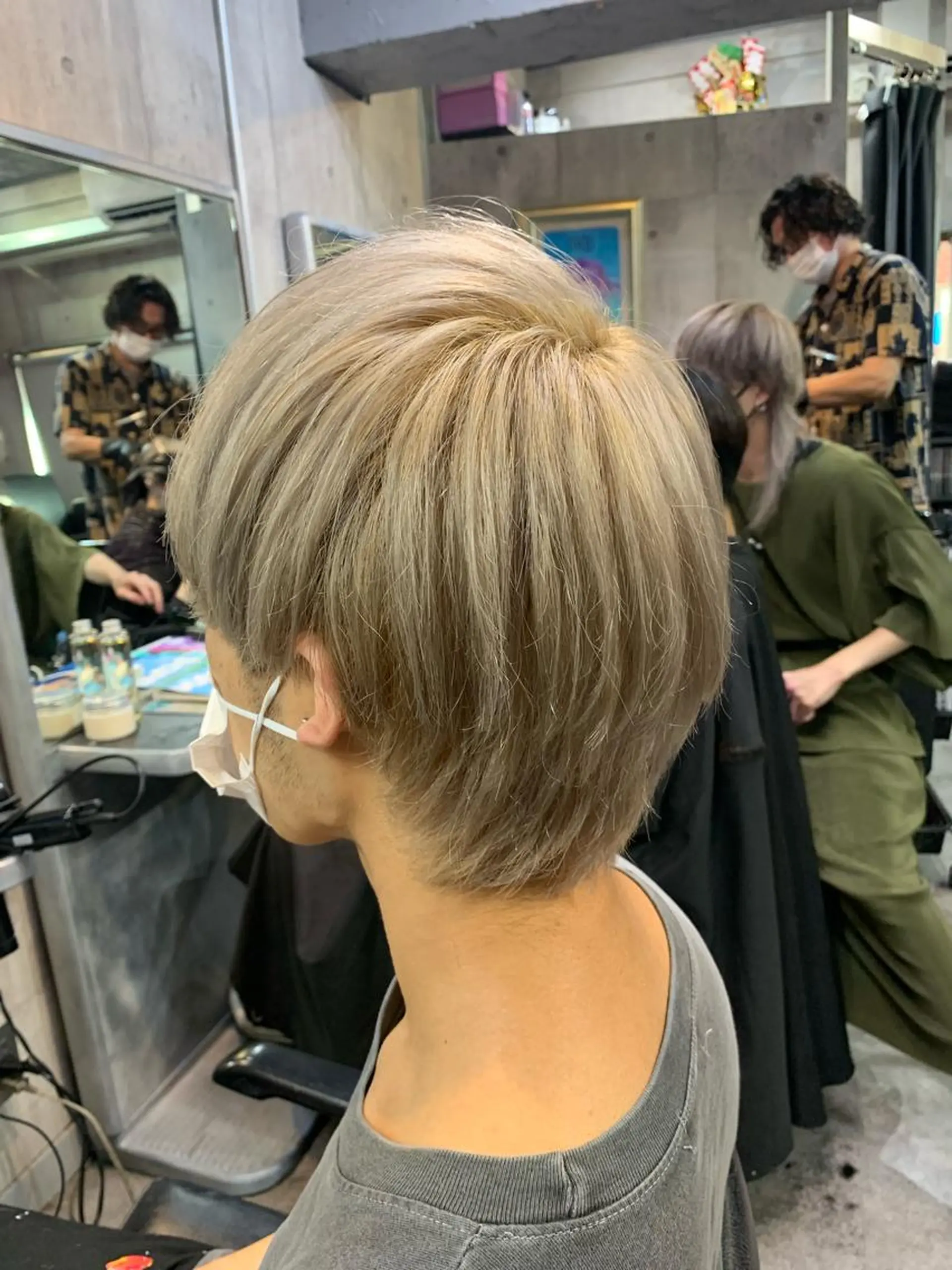 ショート カラー ベージュカラー ホワイトベージュ カット ヘアカラー ハイトーン/メンズ/ ウルフ特化   小松のヘアスタイル