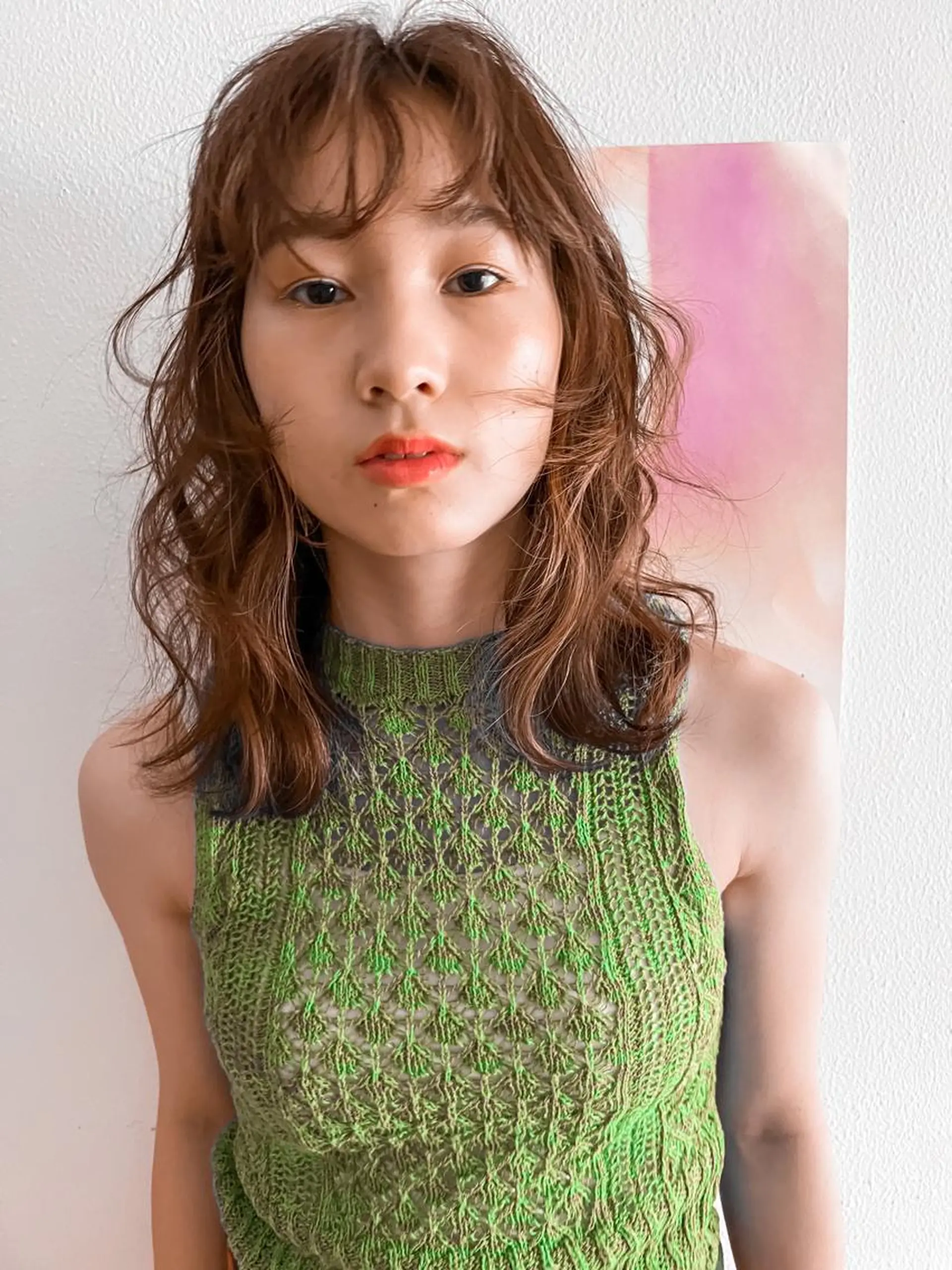 ミディアム カラー イヤリングカラー 【モエカ】グランジ ウルフ/ハイトーンのヘアスタイル