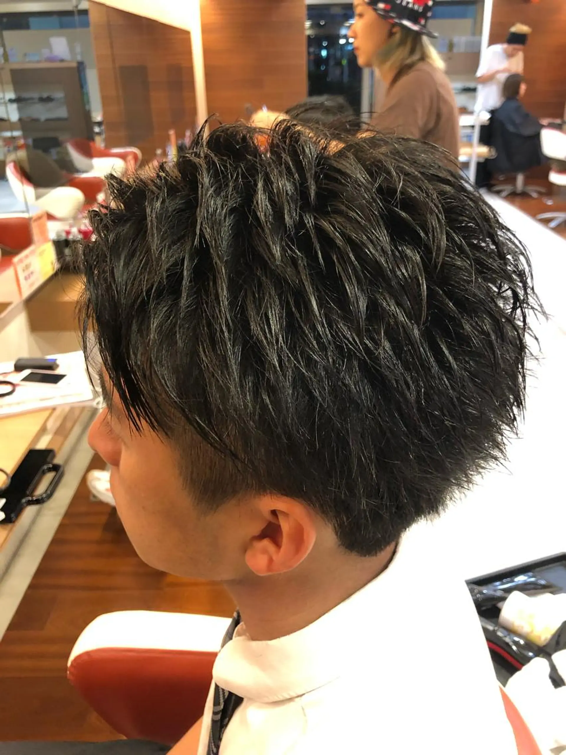 メンズ アップバング カット 塩谷黎✨ブリーチ無W カラーメンズパーマ✨のヘアスタイル