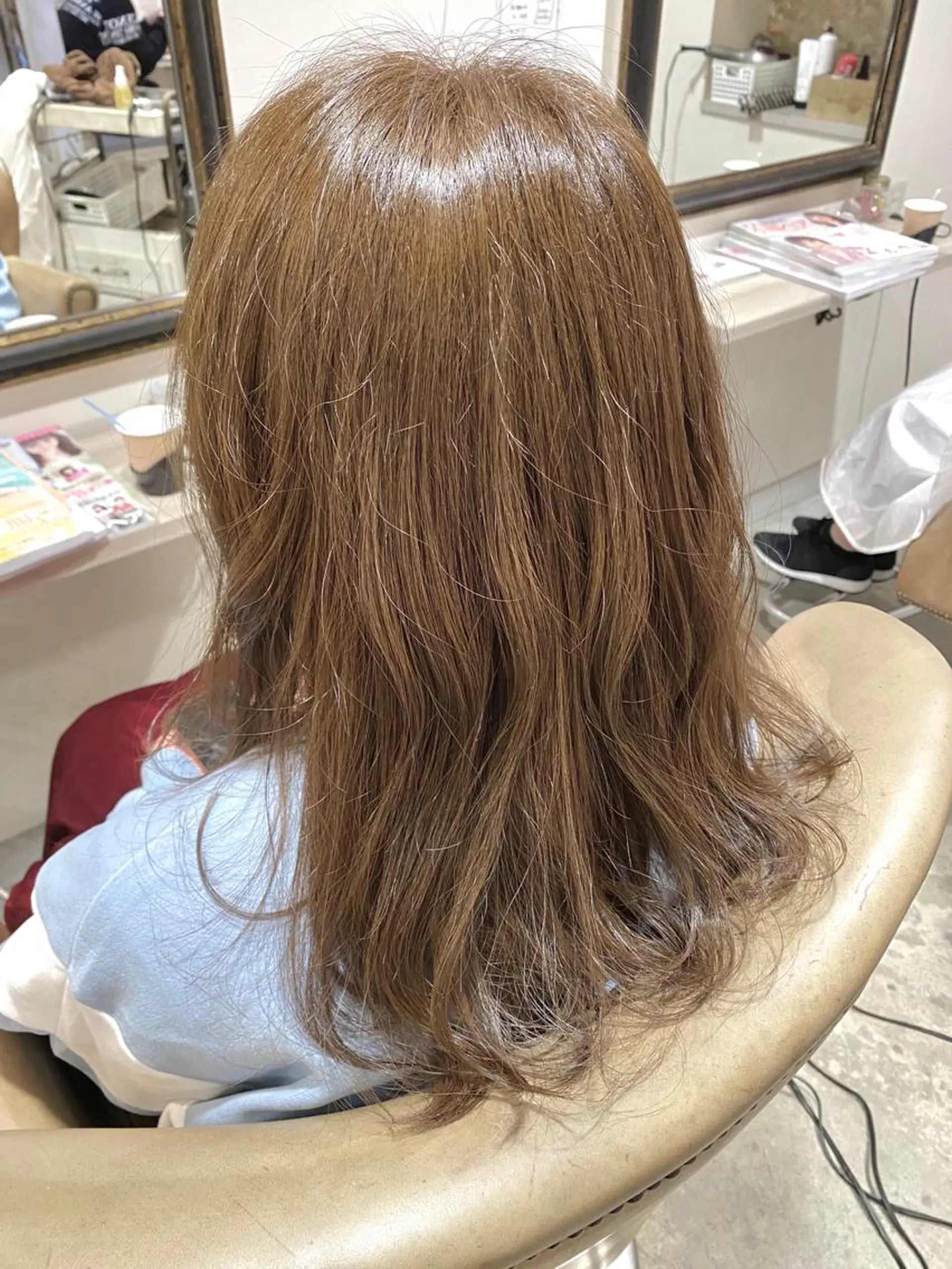 セミロング カラー ベージュカラー ブリーチ 透明感カラー イルミナカラー ミルクティーベージュ 美髪・髪質改善 有田怜平のヘアスタイル