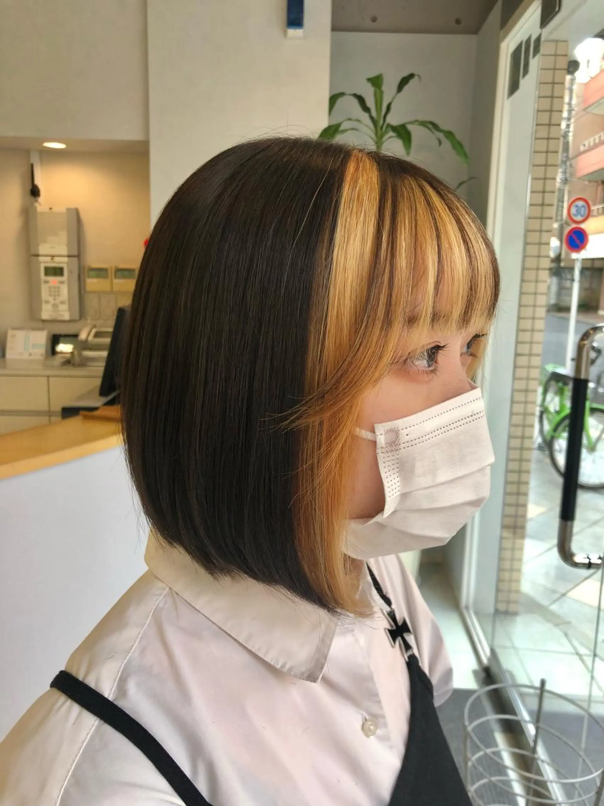 カラー ミストバング ブリーチ  フェイスフレーミング カット ヘアカラー 阿部 美咲のヘアスタイル