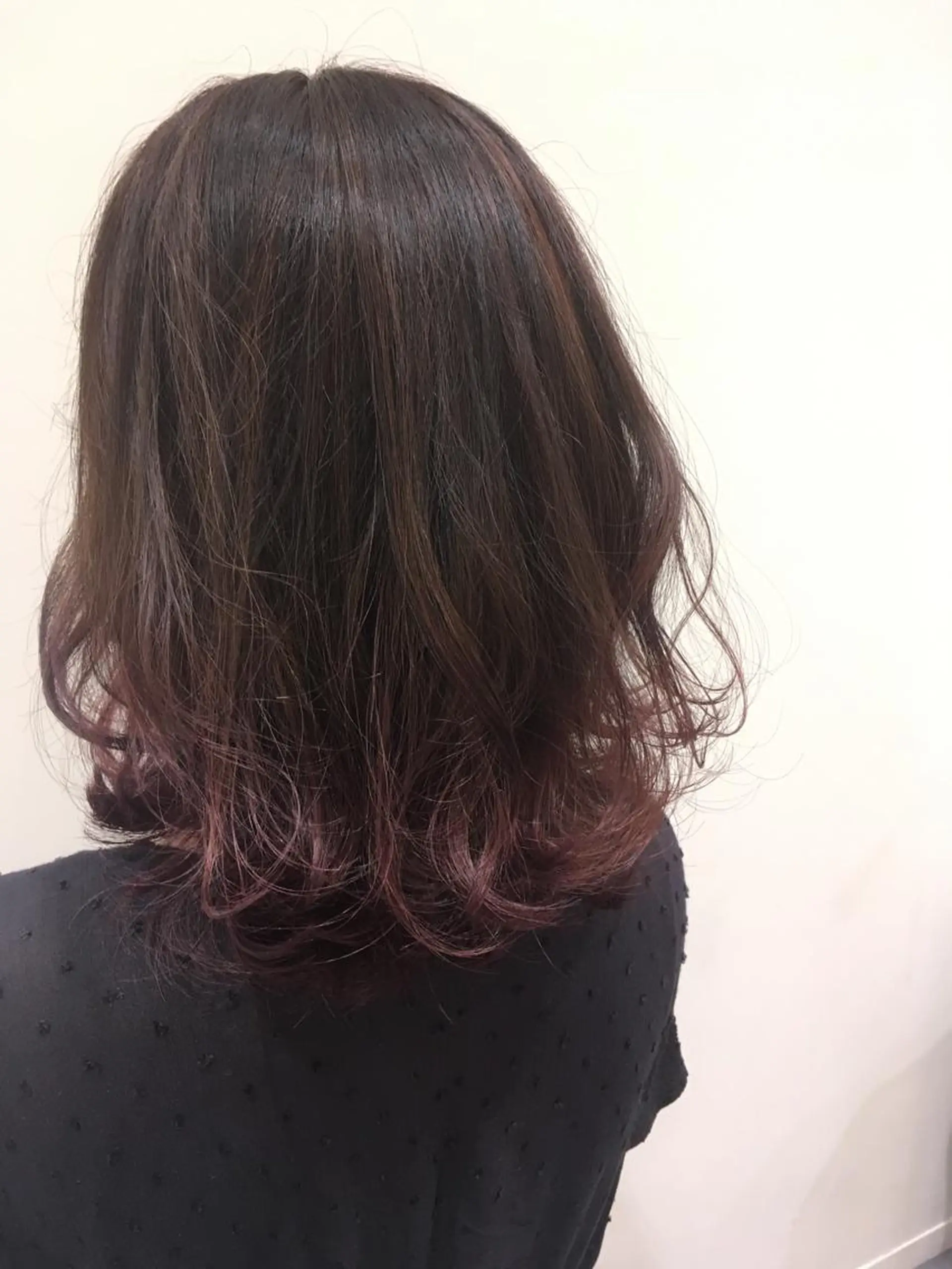 セミロング ピンクブラウン sato manamiのヘアスタイル