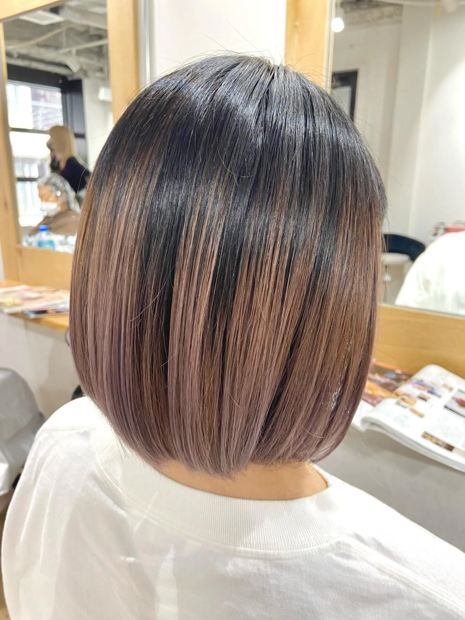ショート カラー バレイヤージュ ブリーチ デザインカラー ダブルカラー グラデーションカラー ヘアカラー Kensho 京都駅 ケアブリーチのヘアスタイル