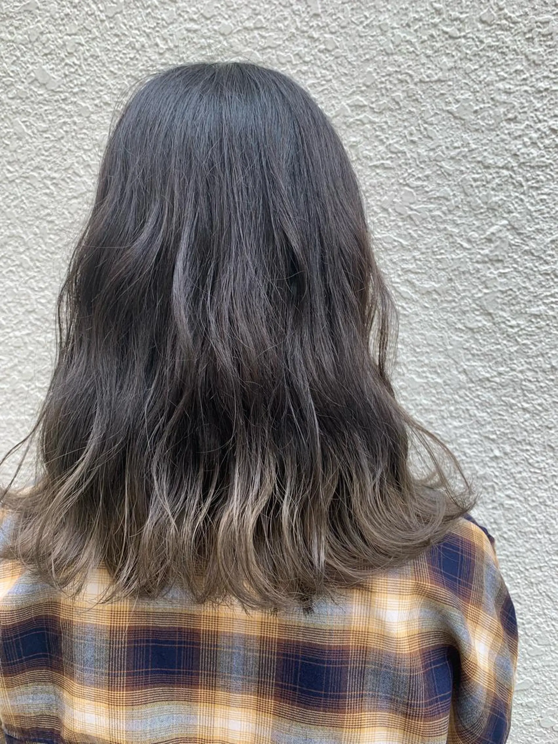 ミディアム カラー アッシュ アッシュグレー アッシュグレージュ グラデーションカラー グレージュ ヘアカラー Sachiko ❤︎‬Pressのヘアスタイル