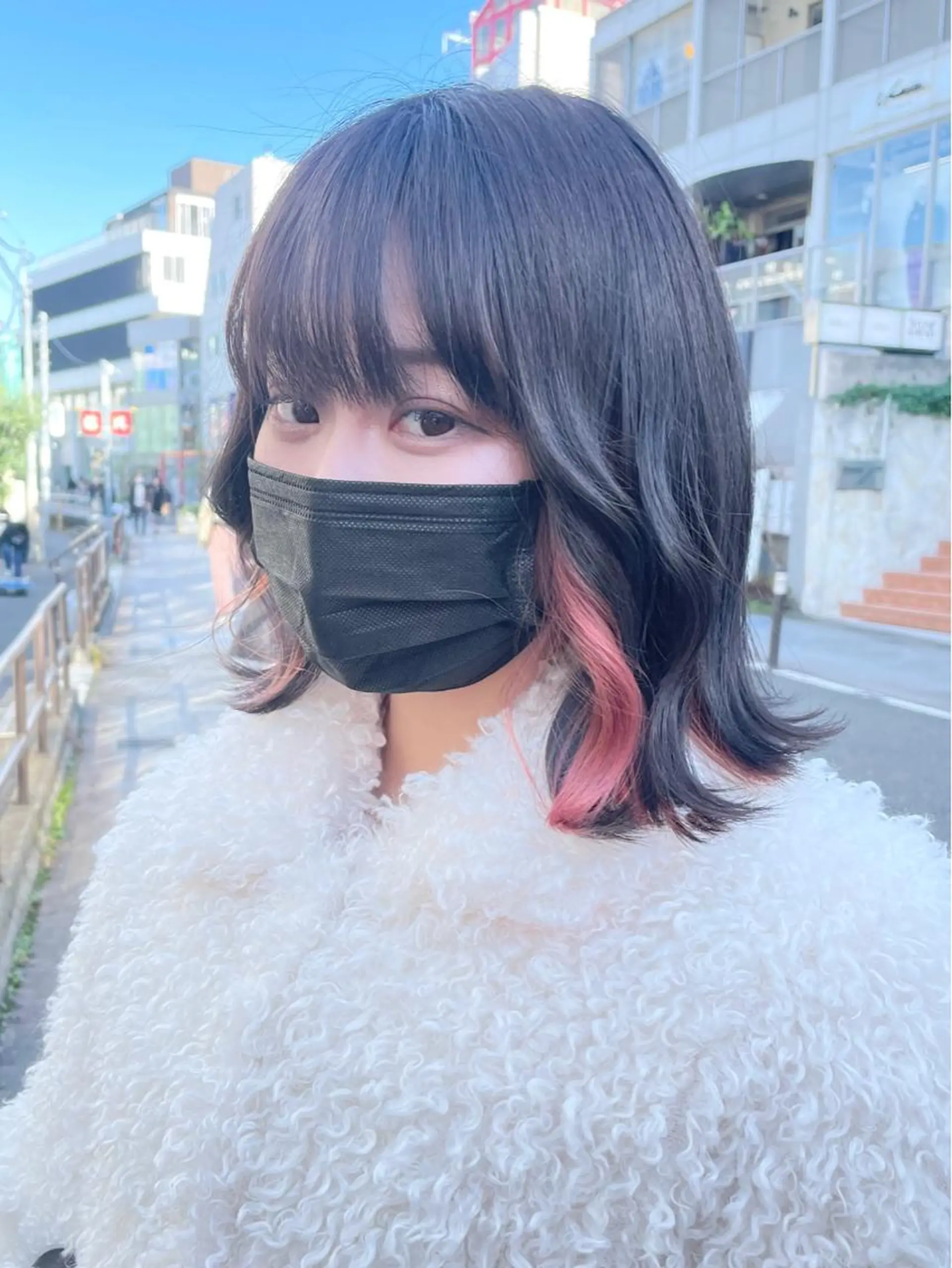 ショート カラー ヘアアレンジ イヤリングカラー インナーカラー ピンクカラー ヘアカラー トリートメント ヘアセット 柔らかカラー/ レイヤーYUTO🧋のヘアスタイル