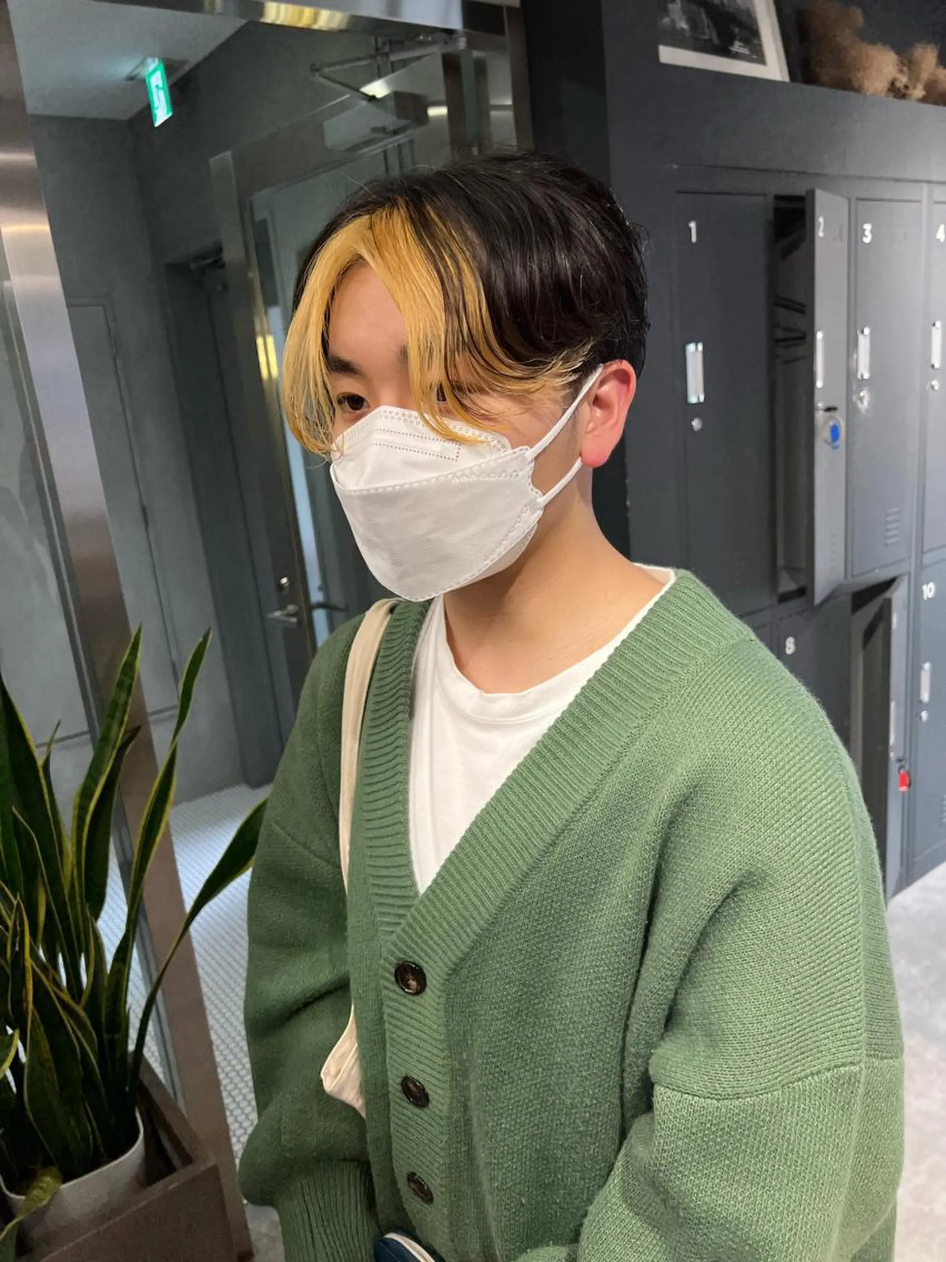 カラー メンズ nishido ハイライト/パーマのヘアスタイル