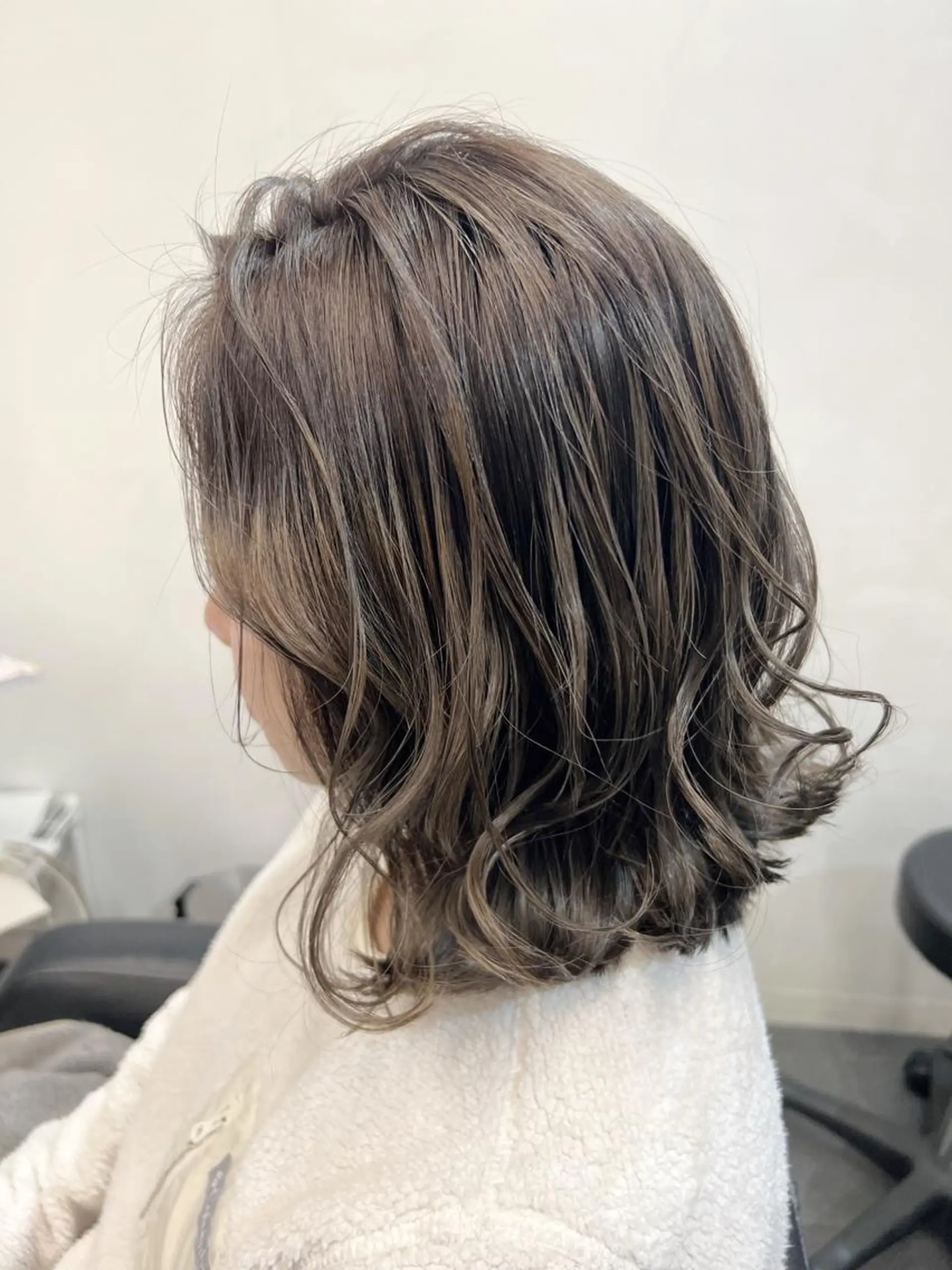 カラー アッシュ アッシュグレー ハイライトカラー ヘアカラー トリートメント ヘッドスパ グレージュ/髪質改善 Yamato.hのヘアスタイル