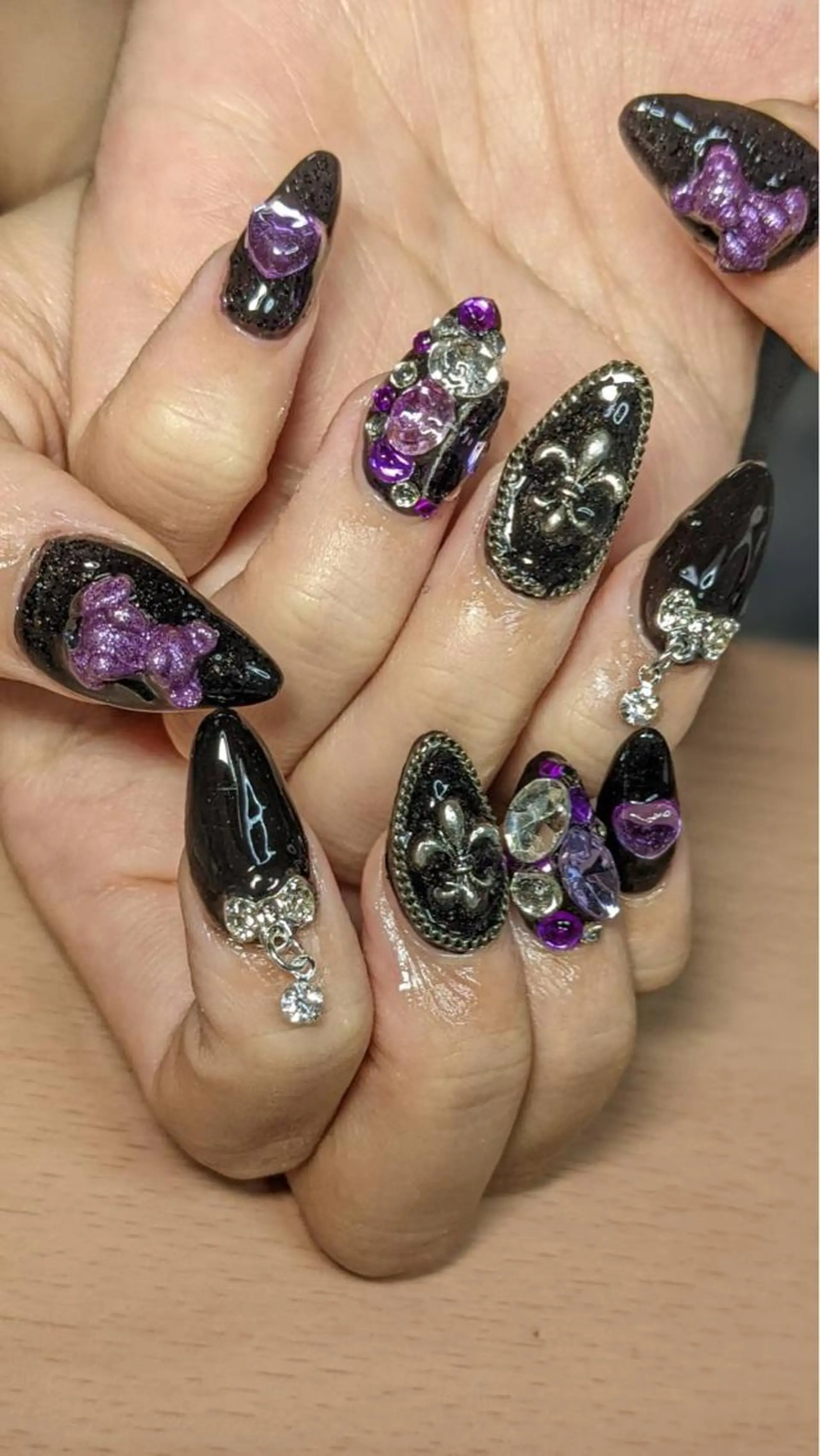 ネイル フラワー ムーンのネイルデザイン