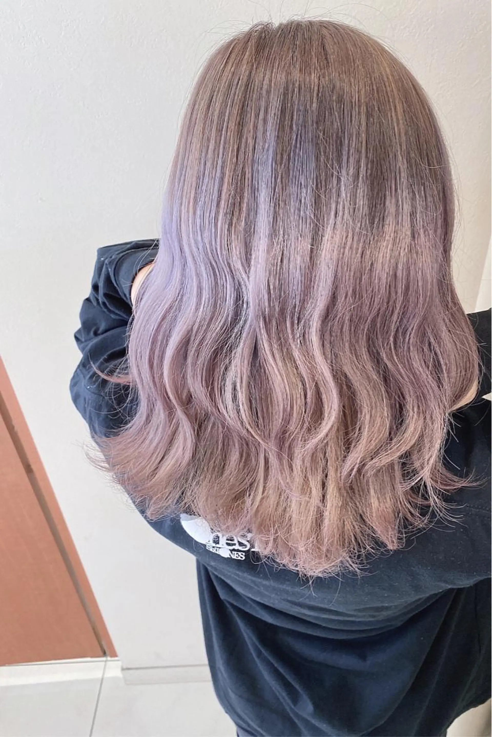 ミディアム パープルカラー シールエクステ専門店 Spira藤崎宮のヘアスタイル