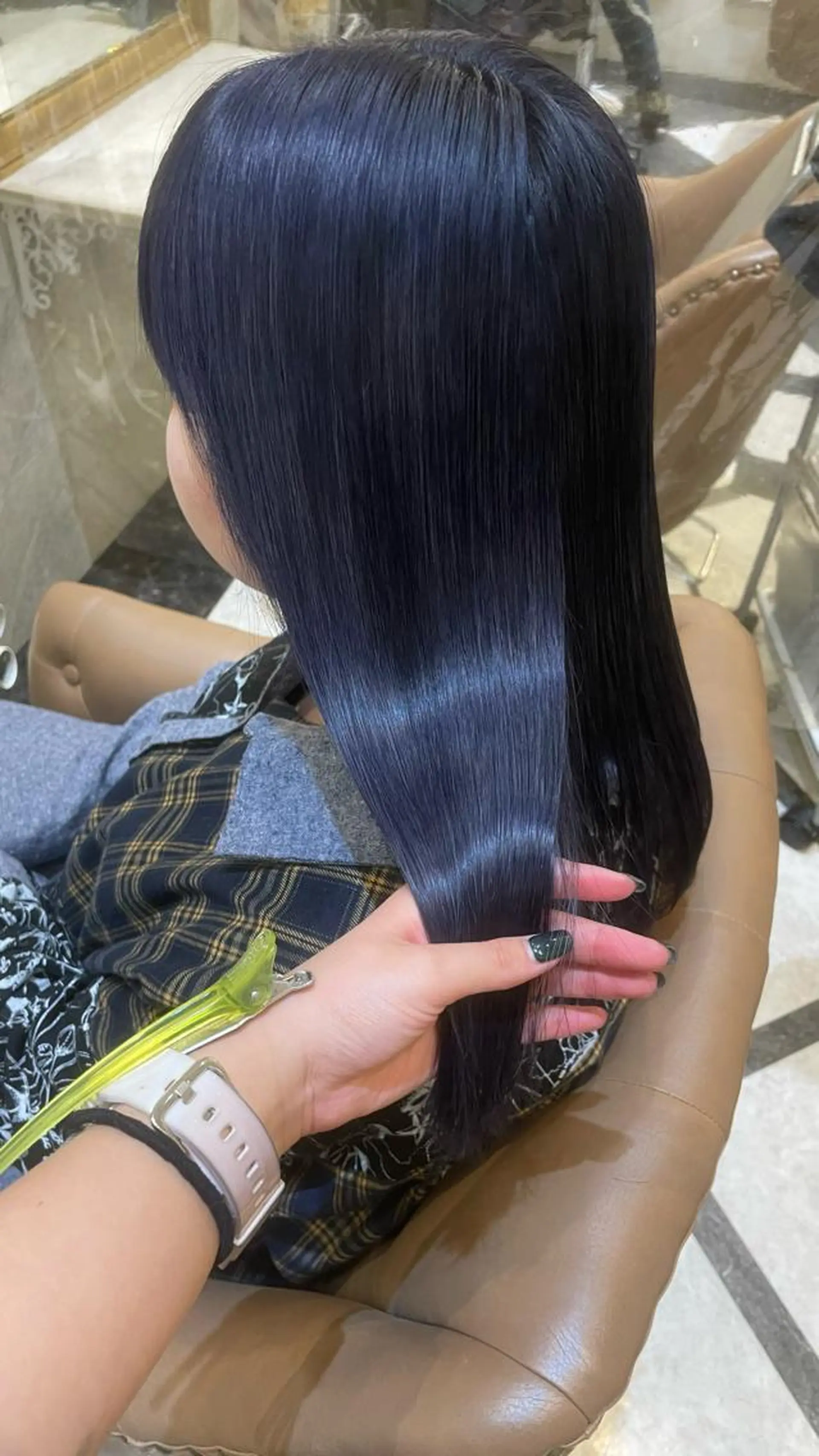 セミロング カラー ゆう🫧 透明感/ハイトーンのヘアスタイル