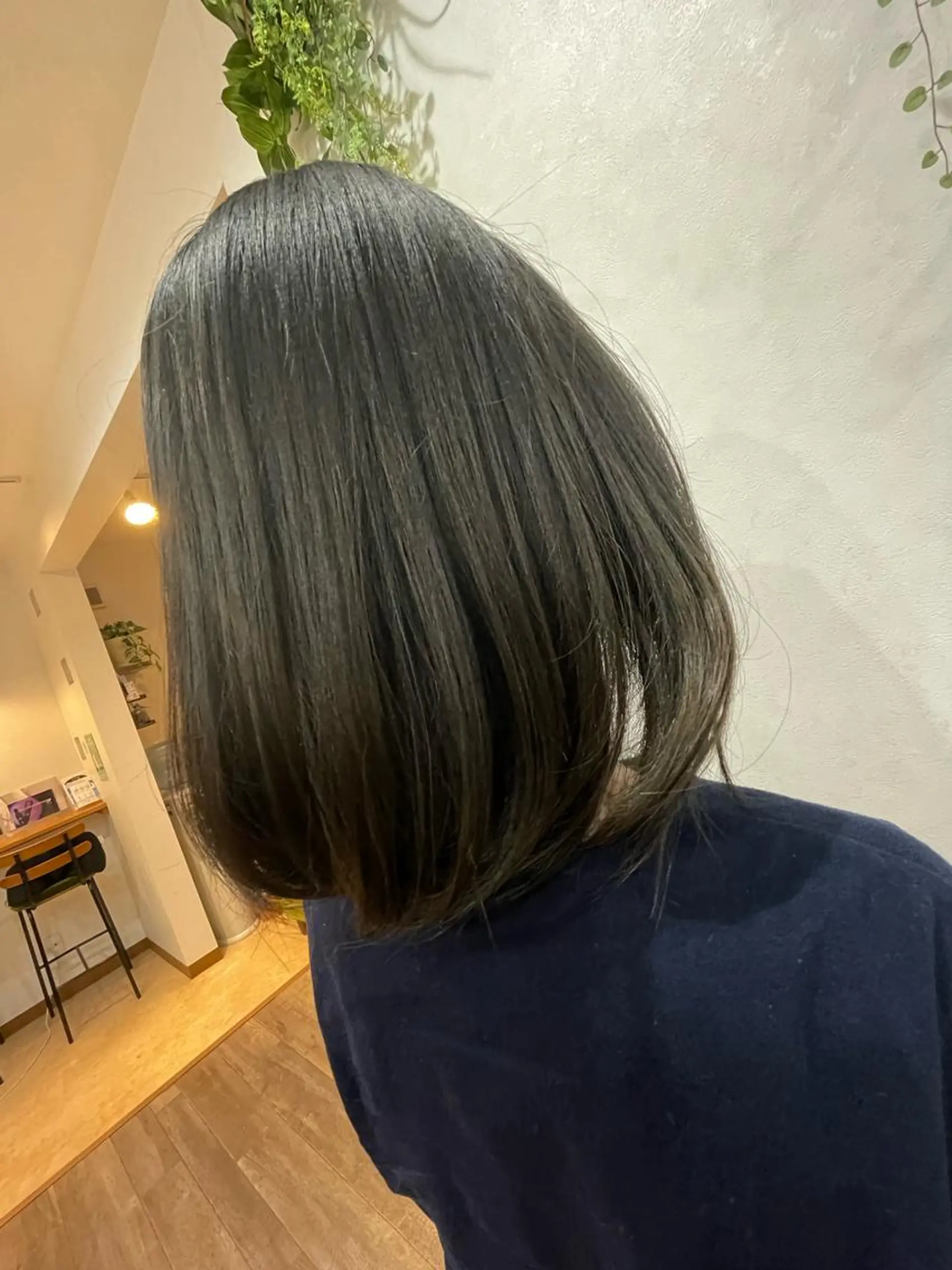 ミディアム カラー ブリーチ ブルーカラー ブルージュ 山田 梓のヘアスタイル