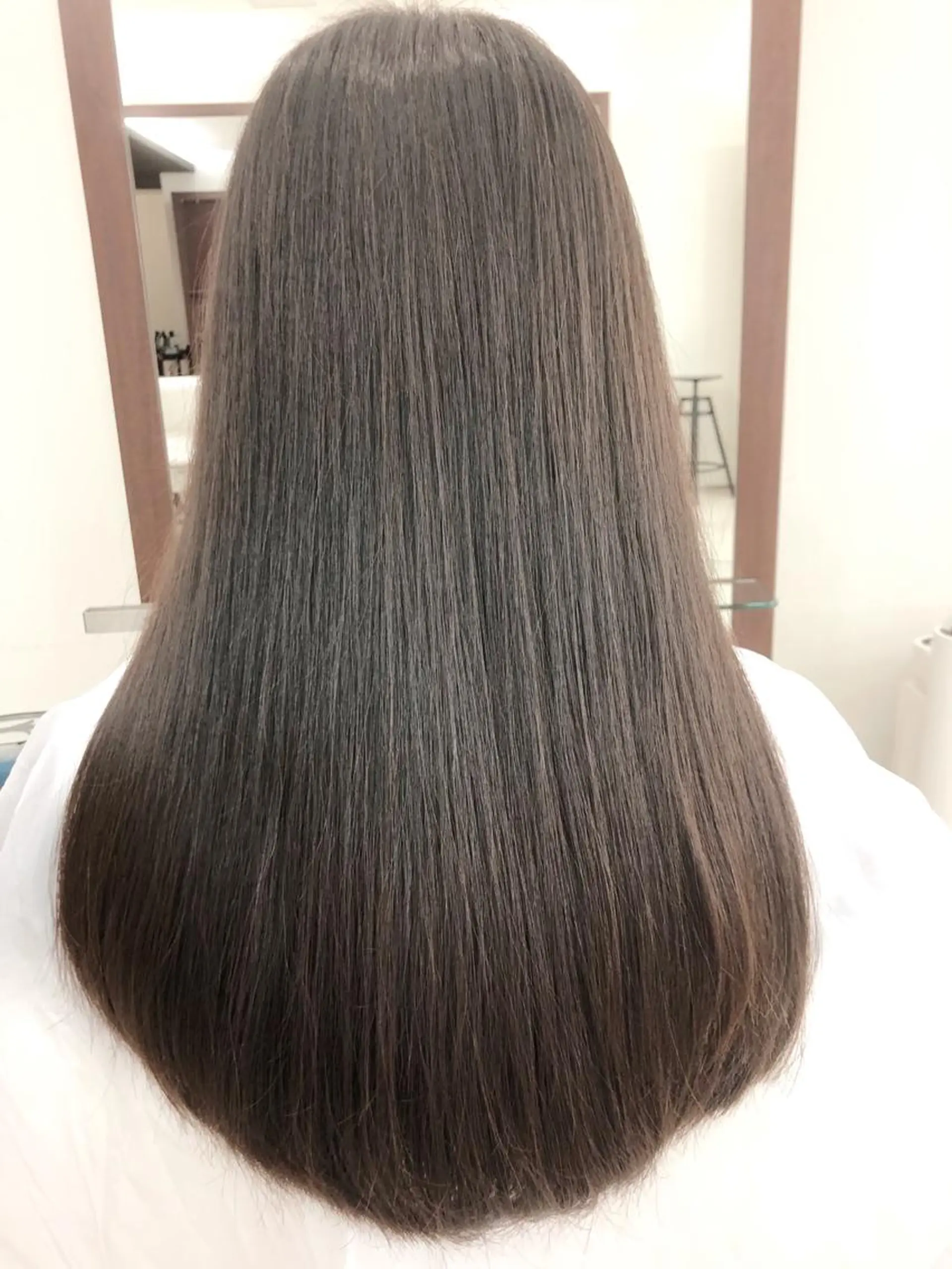 ロング カット 縮毛矯正 トリートメント 小林 伊織のヘアスタイル