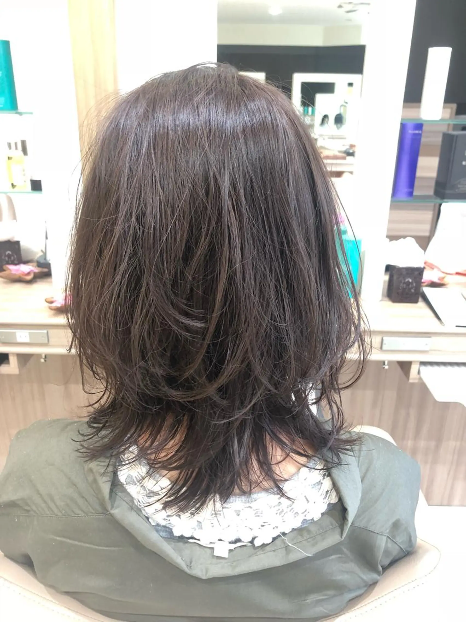 ミディアム カット ヘアカラー トリートメント ママ美容師⭐️ 下平秀美のヘアスタイル